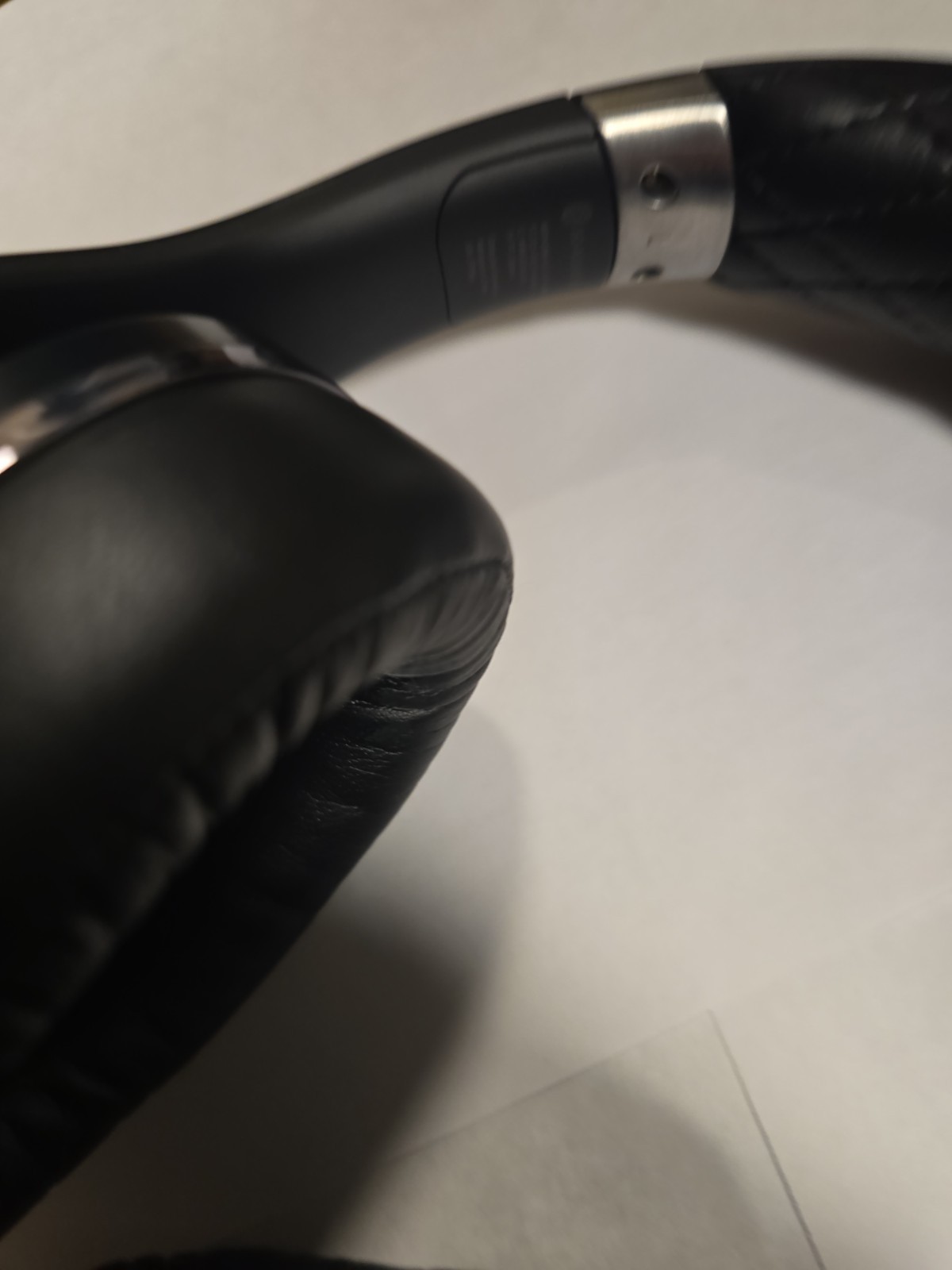 SAMSUNG Level Over EO-AG900BBESTA Premium Bluetooth Over Ear Headphone Black OEM