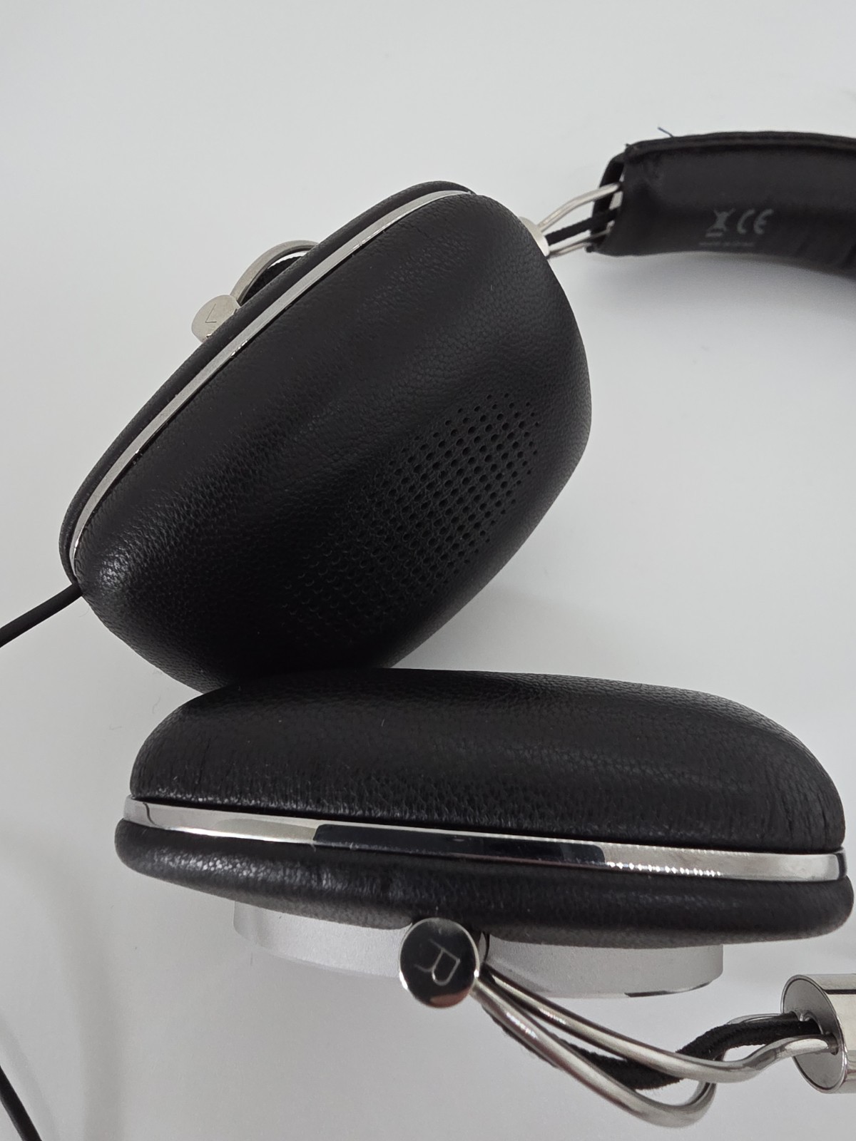 Bowers & Wilkins P5 Wired Headphones 3.5mm Audio + Adapter Premium Modern Sound