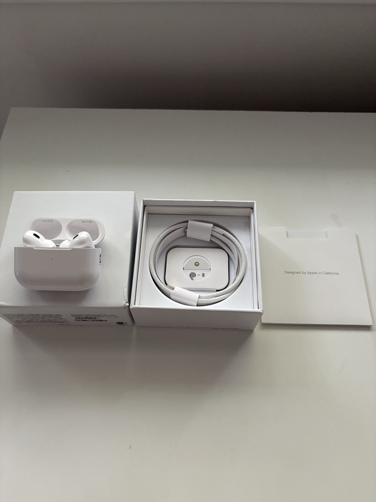 Apple AirPods Pro 2nd Gen White w/ MagSafe USB-C Case, ANC/Transparency