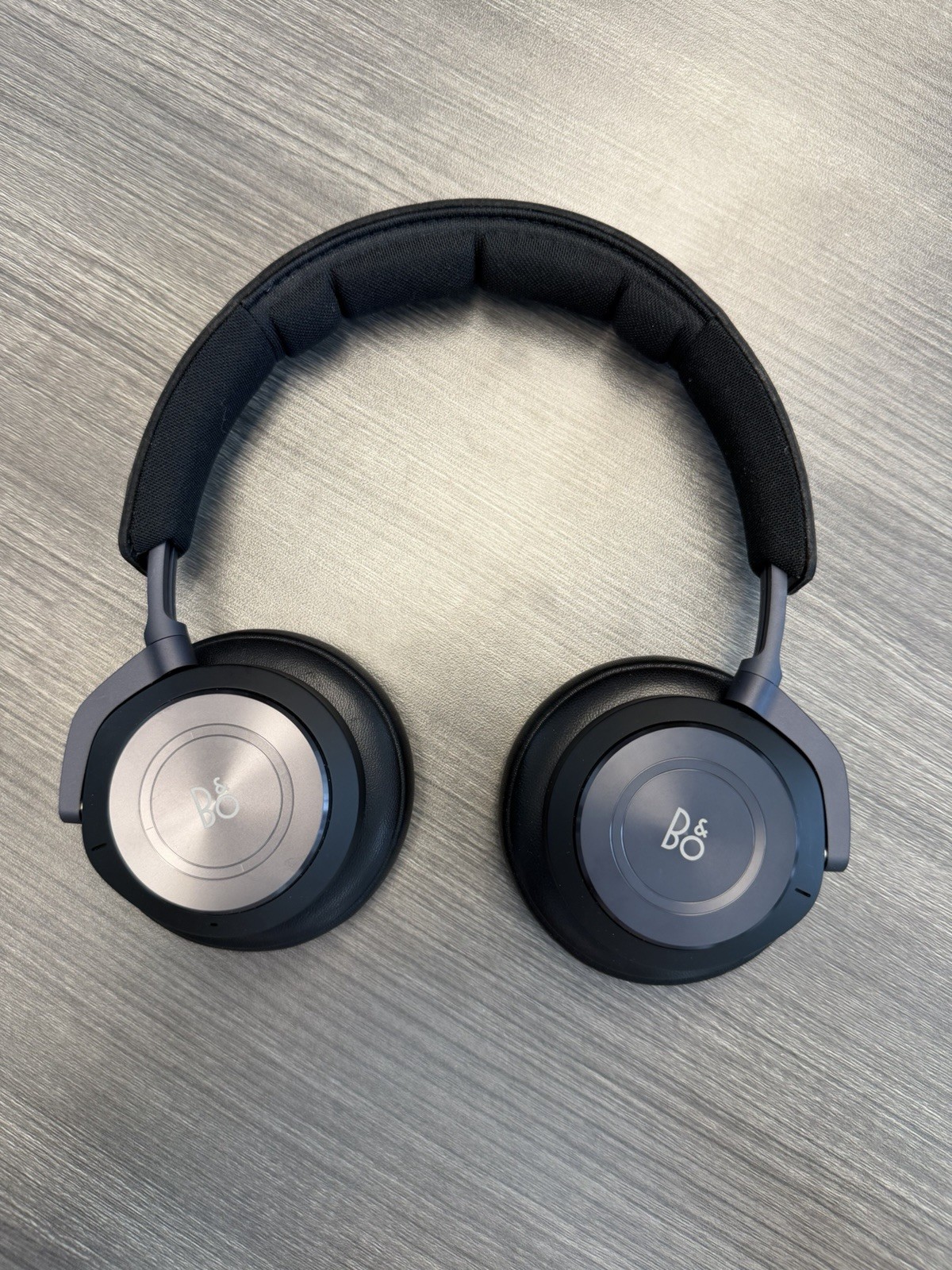 Bang & Olufsen Beoplay H9 (3rd Gen)