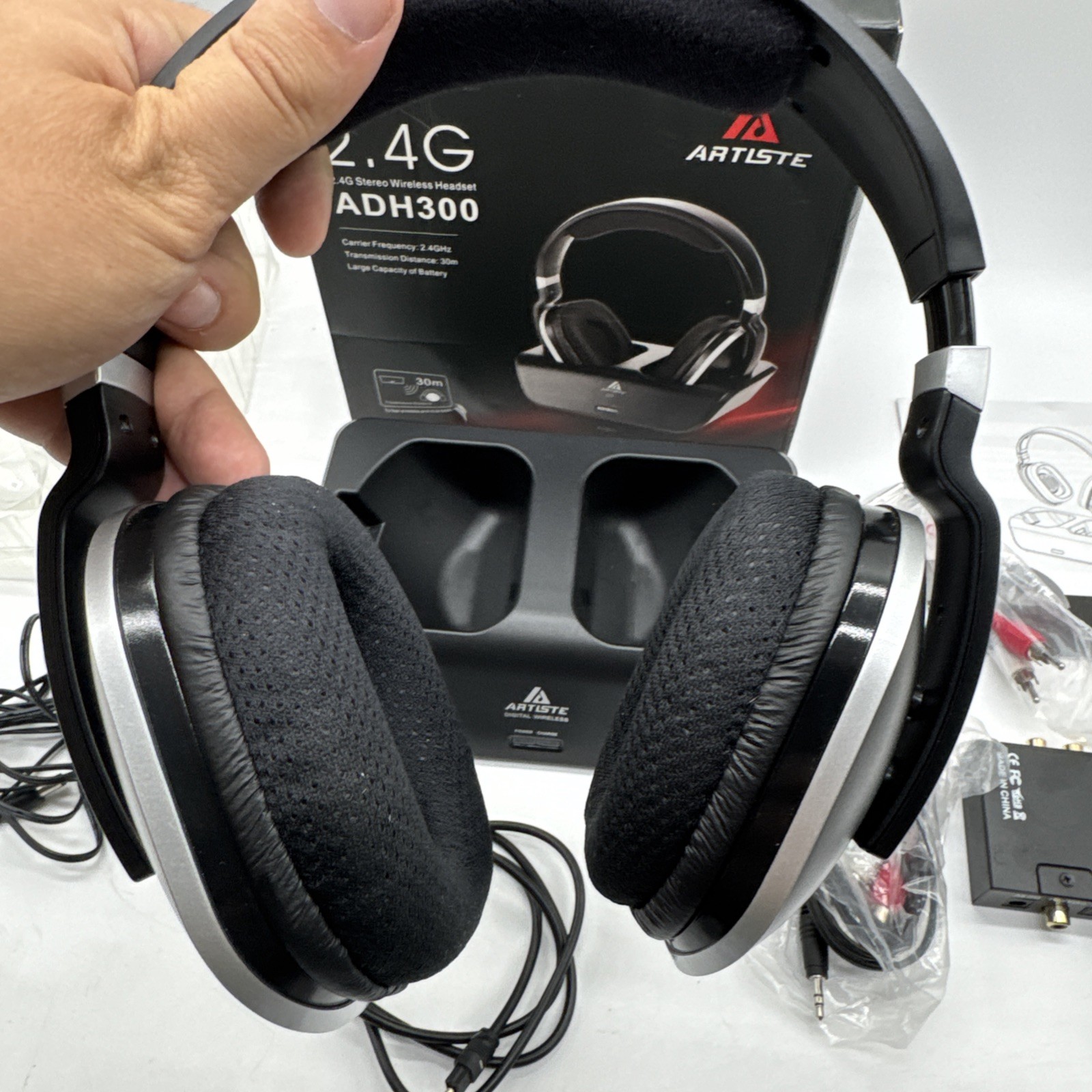 Artiste TV 2.4GHZ RF Wireless Over Ear Digital Stereo Headset w/Dock Working