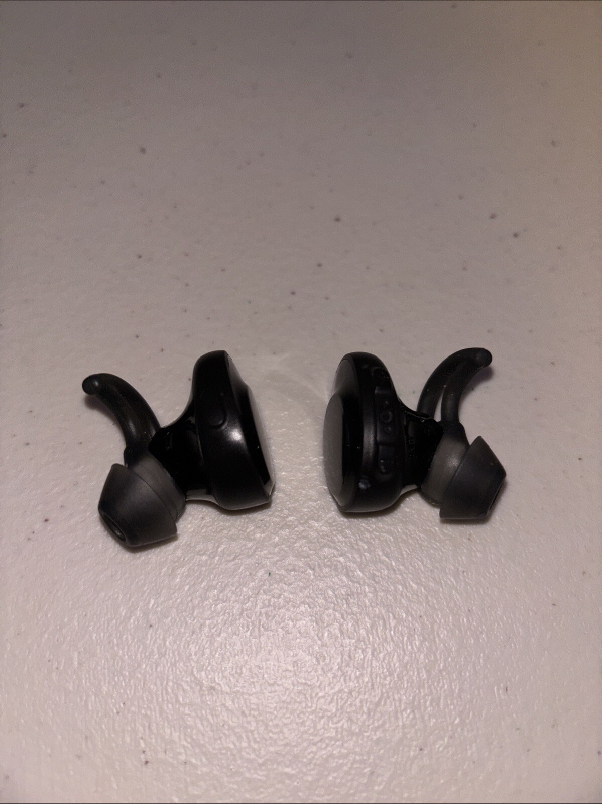 Bose SoundSport Free 423729 Wireless Headphones Bluetooth Earbuds Black Used