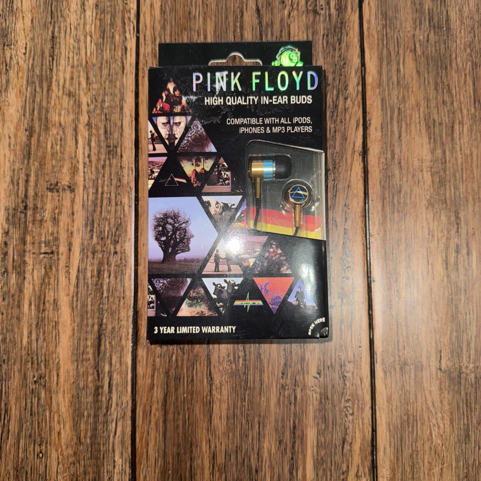 Section8 RBW5093 Pink Floyd In-Ear Headphones Window Box Gold/Black Discontinued