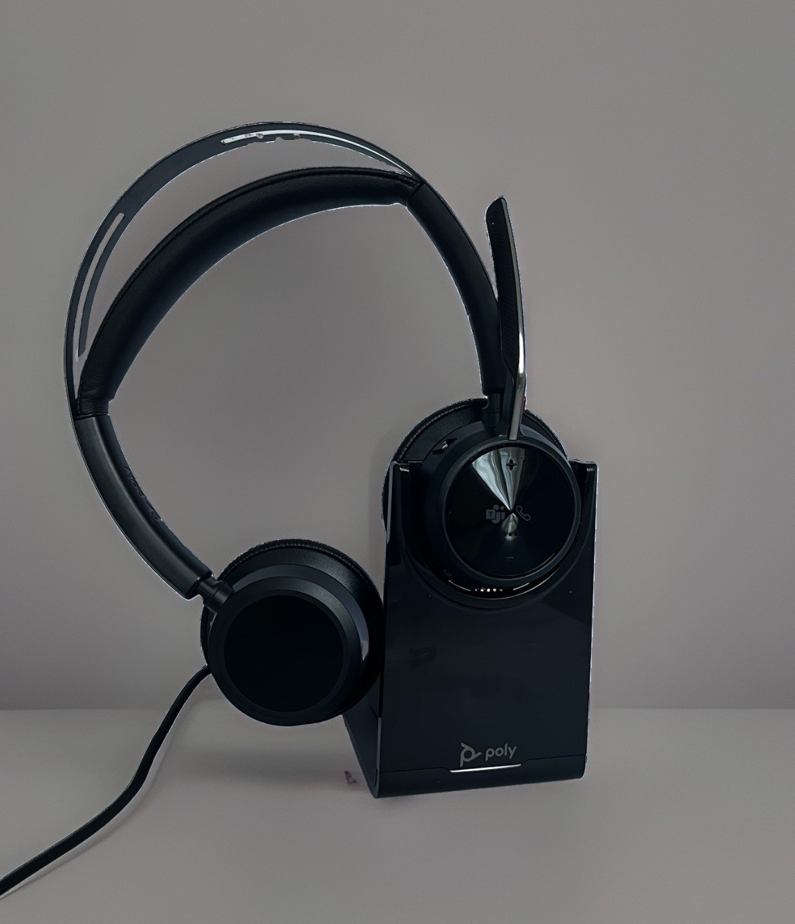 Poly Voyager Focus 2 On-Ear Stereo Headset Black Bluetooth Adjustable Headband