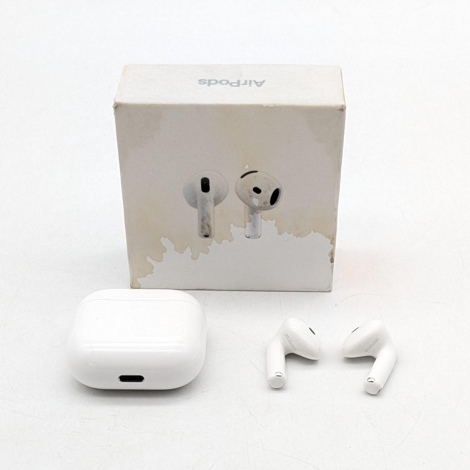 Apple AirPods 4 MXP63LL/A Earbuds w/ Charging Case | White | A3050 A3053 A3058