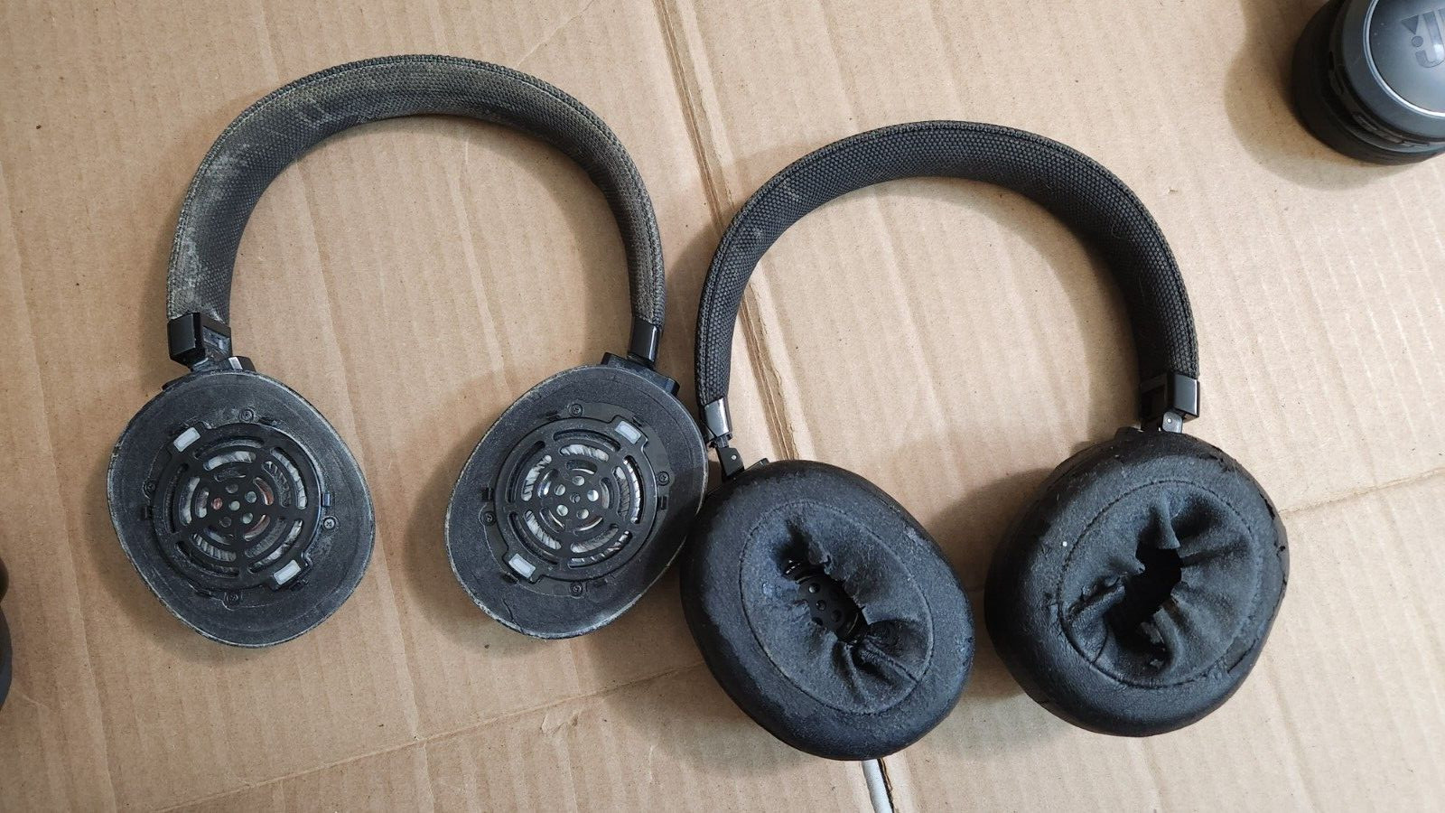 *Parts* 8 x JBL – LIVE 500BT, 400BT, 650BTNC and 750NC Wireless Headphones