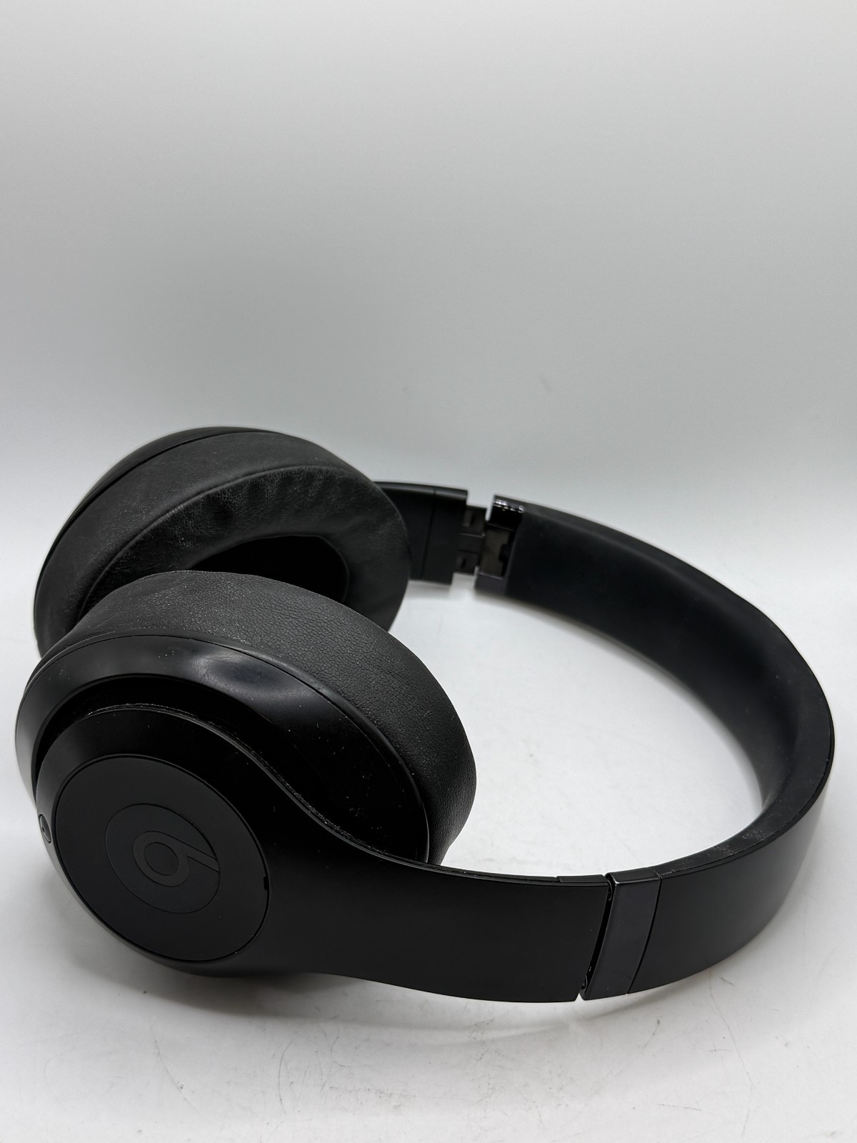 Beats Studio 3 Over the Ear Wireless Headphones – Black
