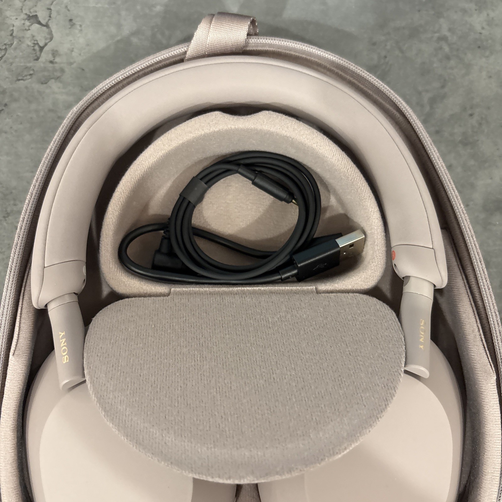 Sony WH-1000XM5 Wireless Noise Cancelling Over-the-Ear Headphones Smoky Pink