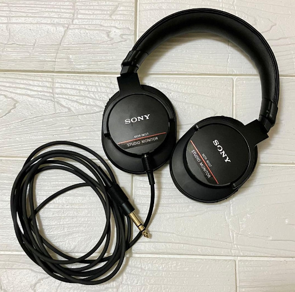 SONY MDR-M1ST Hi-Res 24 ohm Closed-back Studio Monitor Headphones Black Used JP