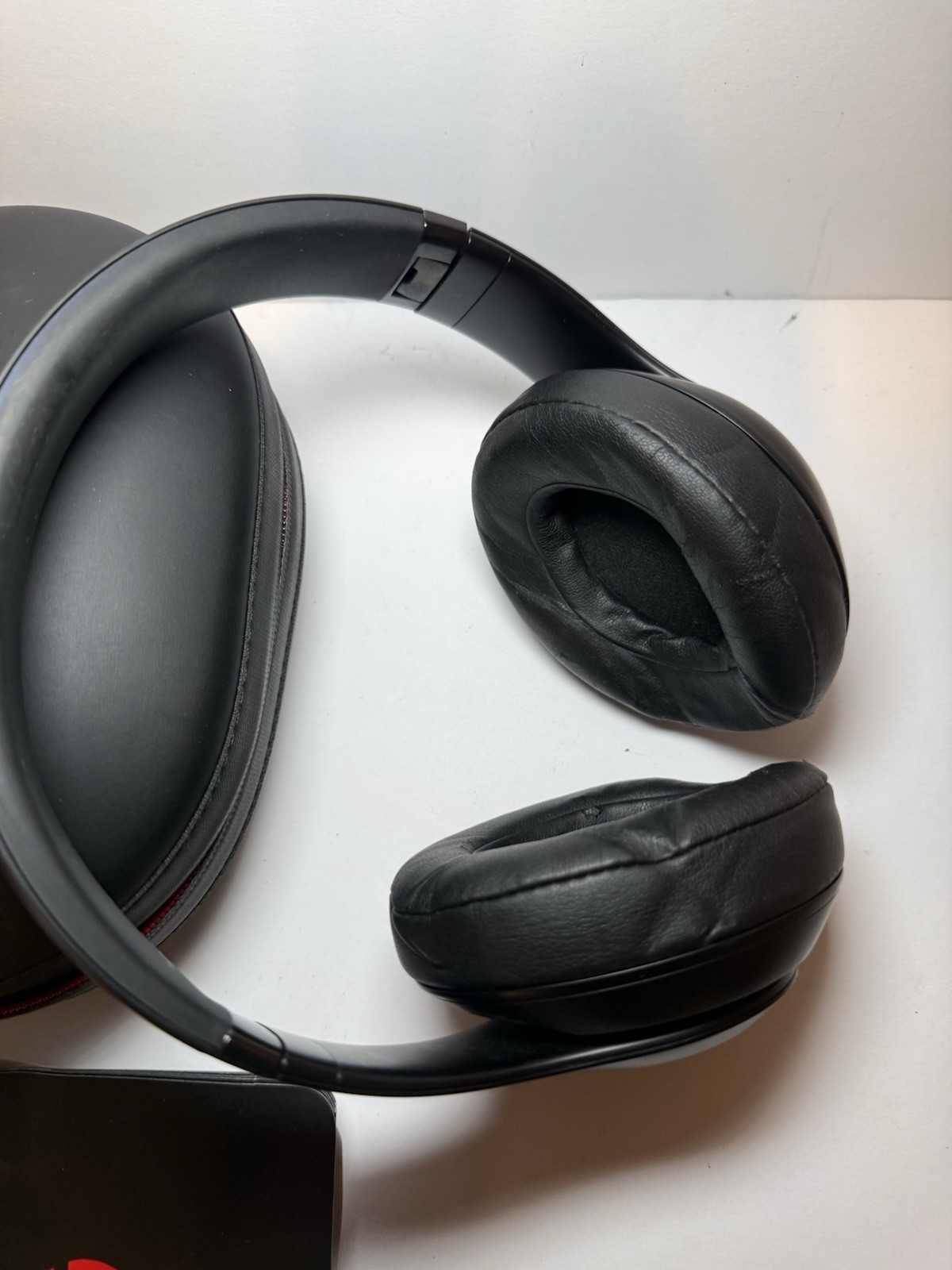 Beats Studio3 Wireless Over-Ear Bluetooth Headphones Black