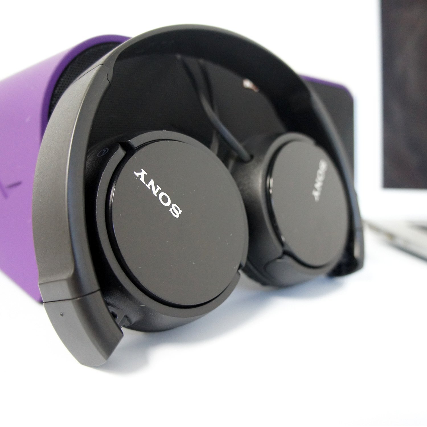 Lightweight Black Over Ear Headphones with 30mm Drivers for Clear Sound