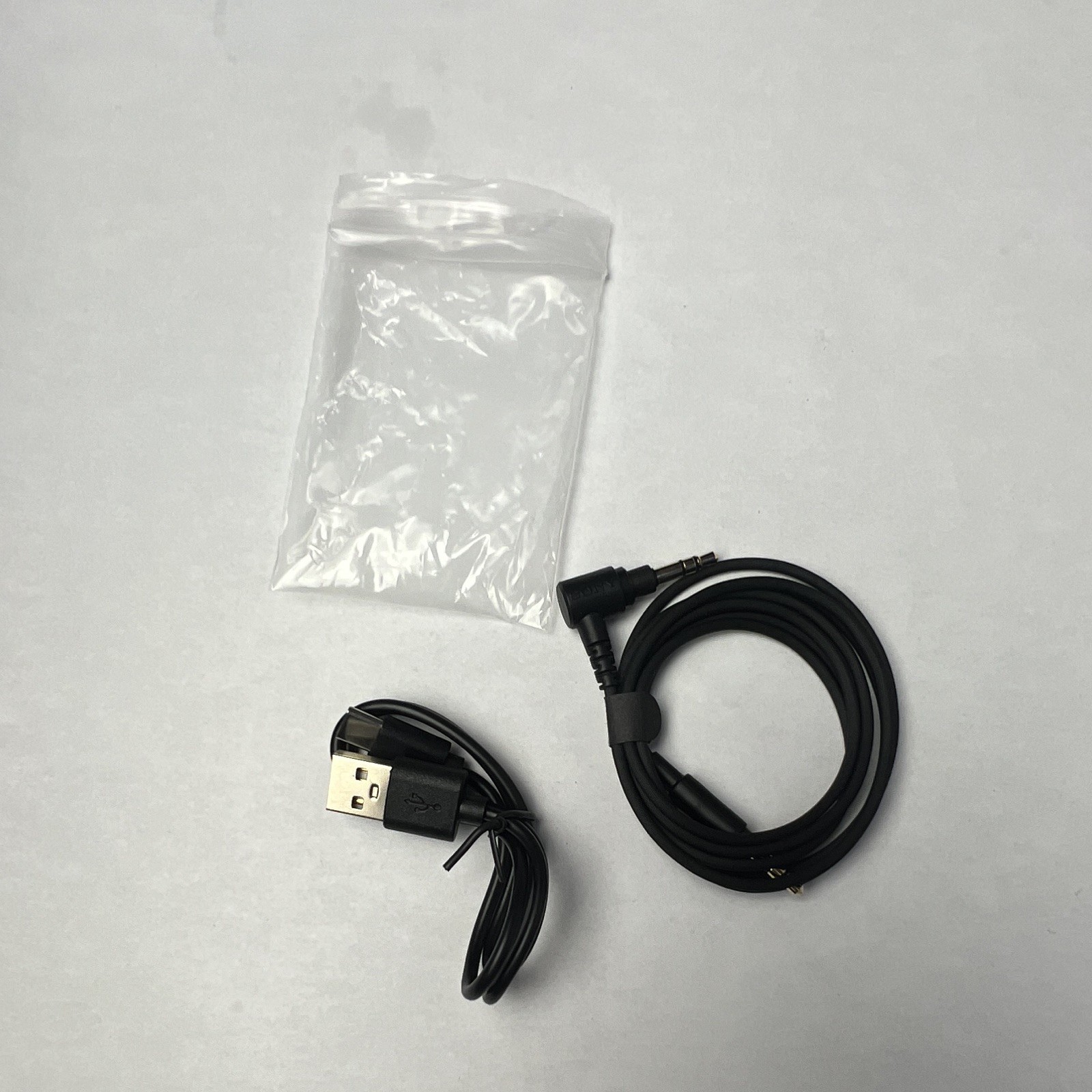 Sony WH-1000XM5 Black Over-Ear Bluetooth Headphones w/ Carrying Case