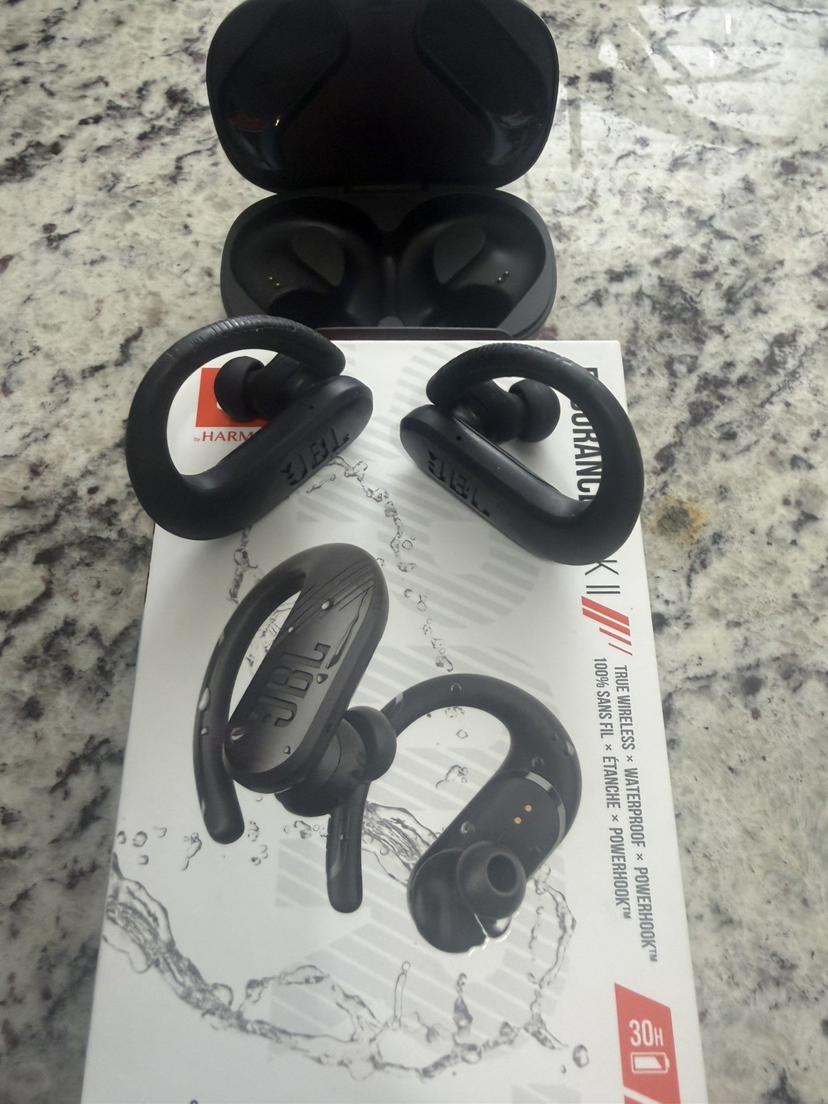 JBL Wireless Earbuds USB Cable with Charging Case – Excellent Condition