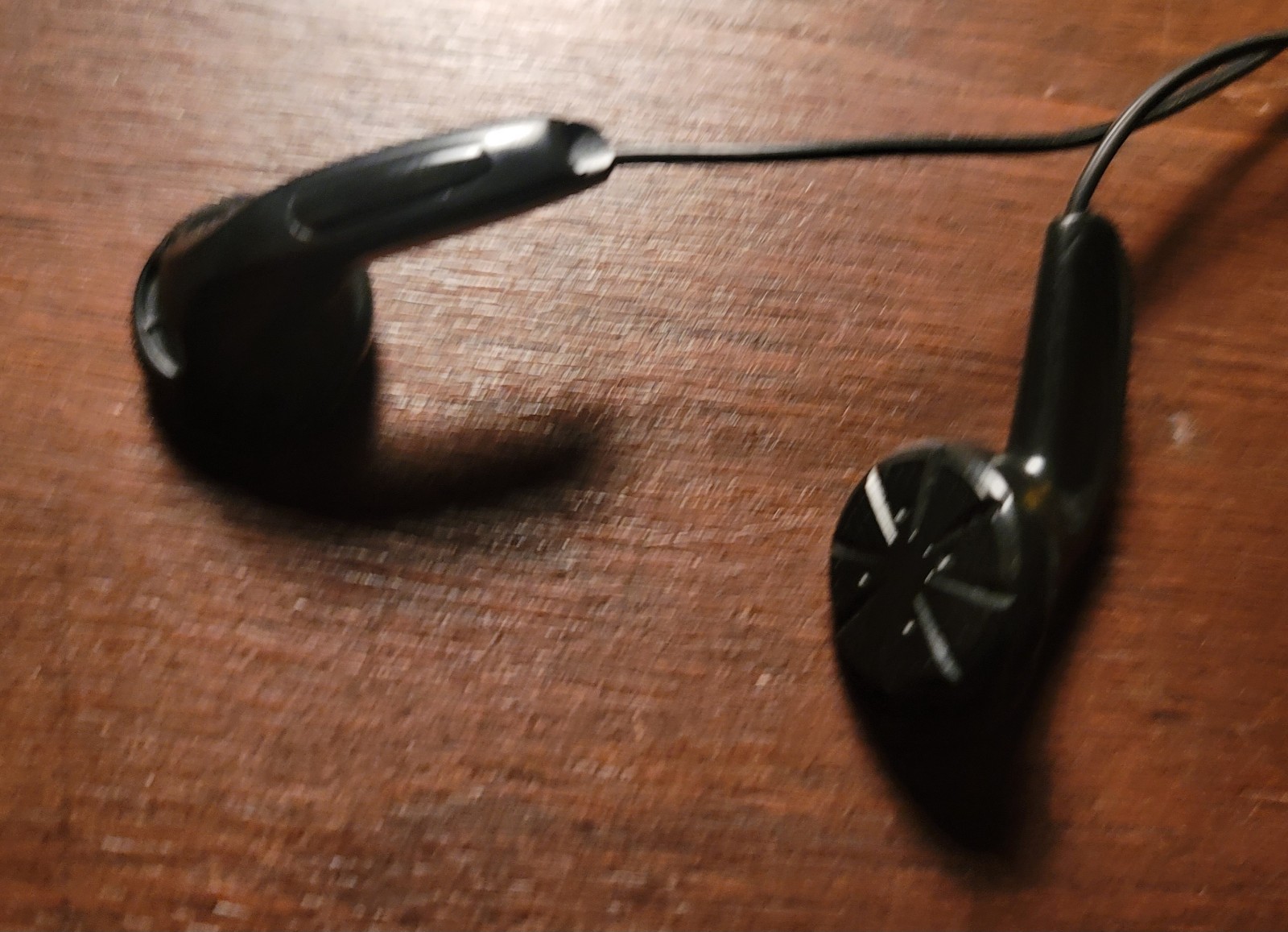 Unbranded Earphones Earbuds Black Corded 3.5mm Jack Old School