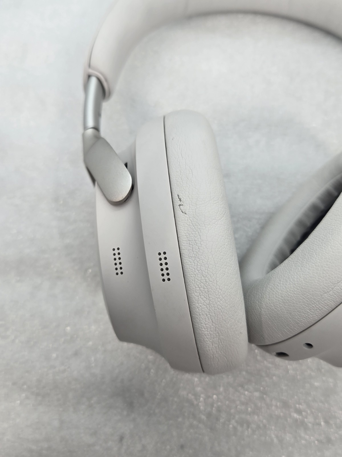 Bose QuietComfort Ultra Noise Cancelling Headphones White FAST FREE SHIPPING a