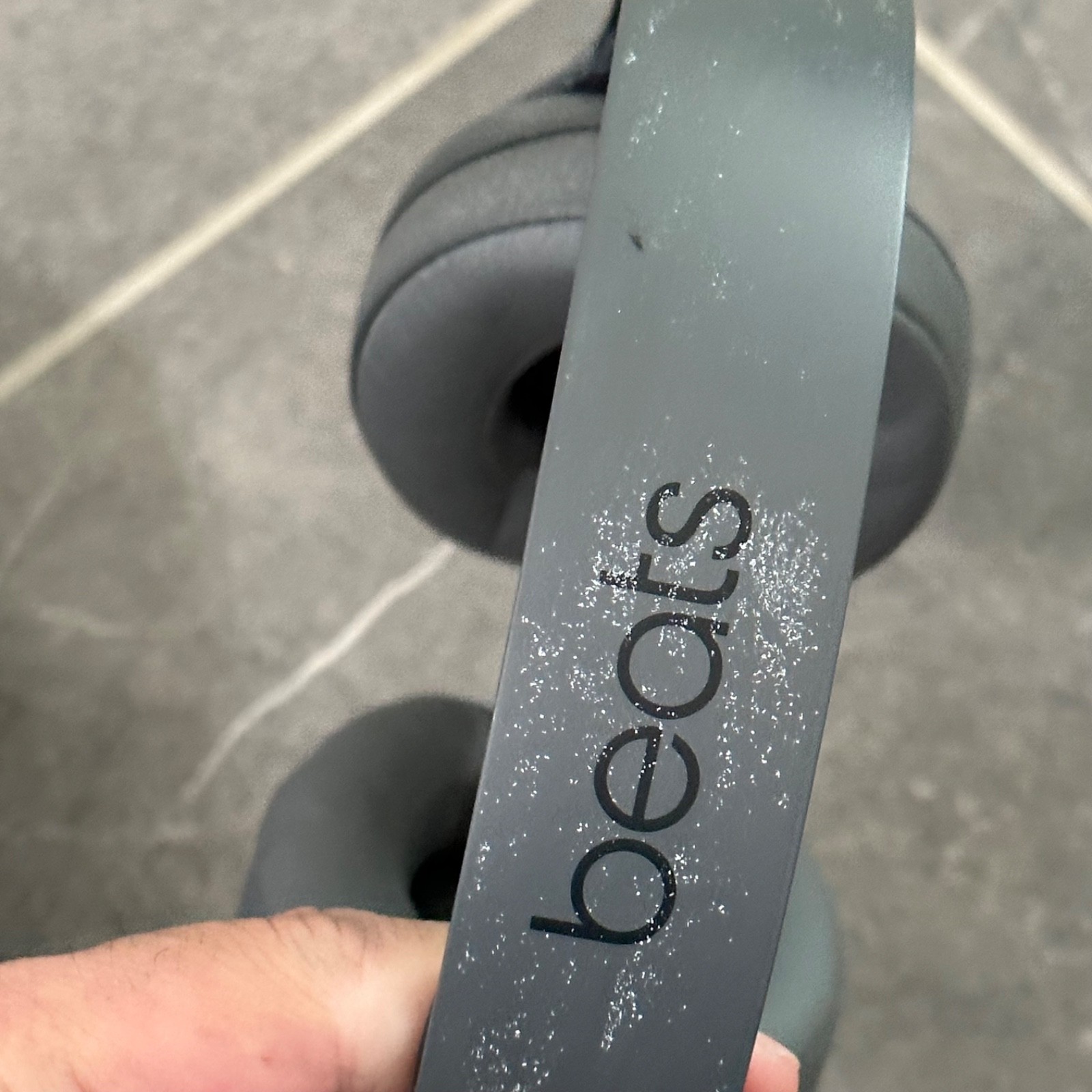 Beats by Dre Solo3 Wireless Headphones Matte Gray Bluetooth – Case