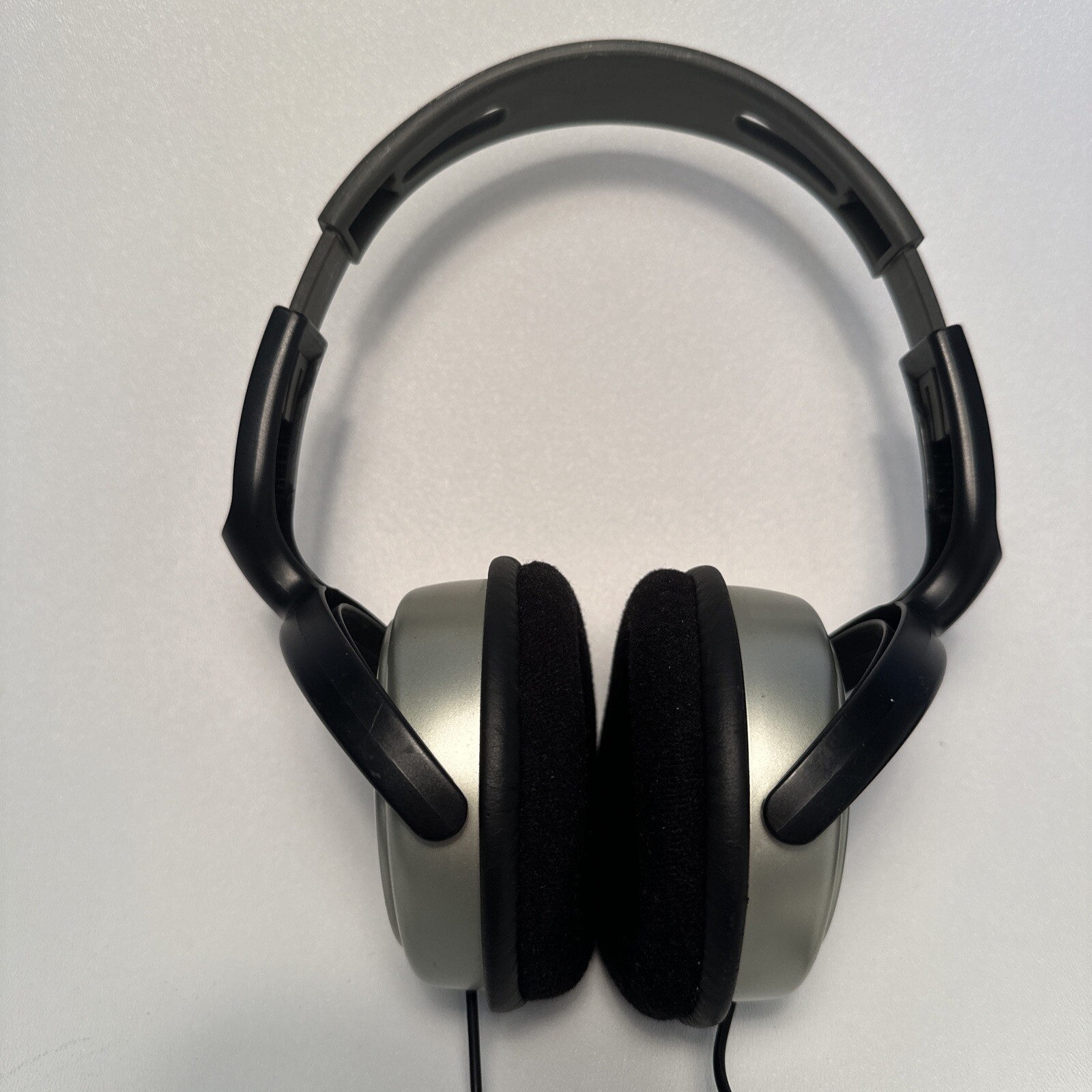 Philips SBC HP250 Dynamic Stereo 32 Ohm 3.5mm Wired Over Ear Headphones