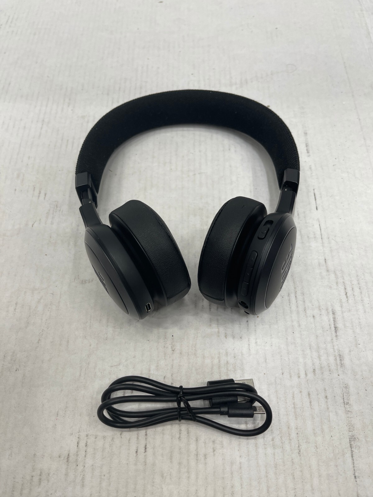 JBL Live 675NC Wireless On-Ear Headphones with Adaptive Noise Cancelling