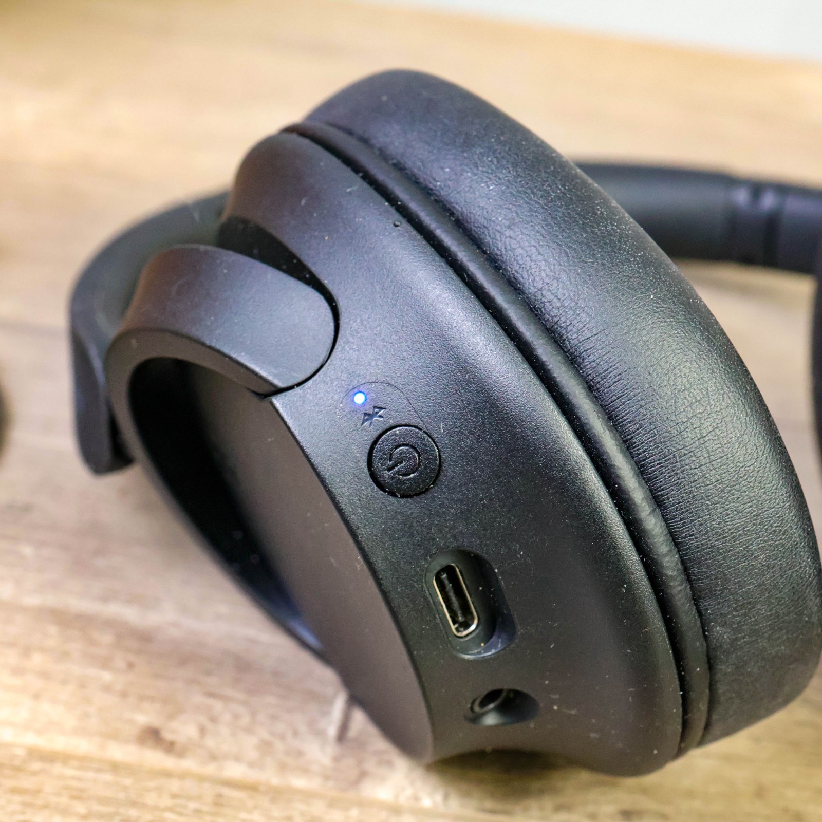 Sony WH-CH720N Noise Canceling Wireless Headphones YY2966 – Black