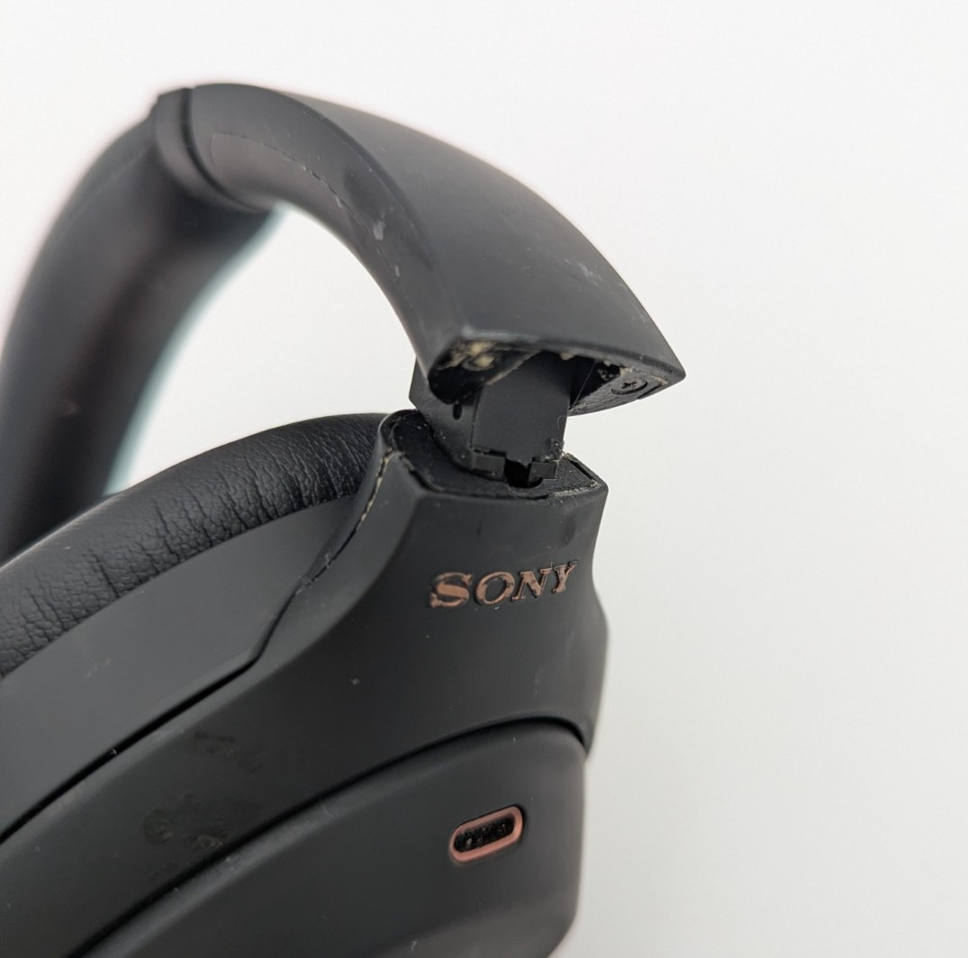 Sony WH-1000XM4 Wireless Headphones Black – New Ear Pads Please Read Description