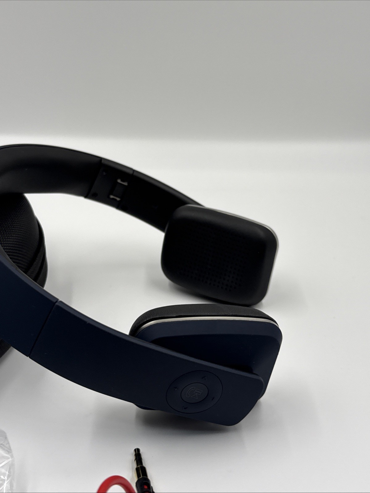 Alpha pulse X Over ear Wireless/wired Headphones Navy Blue