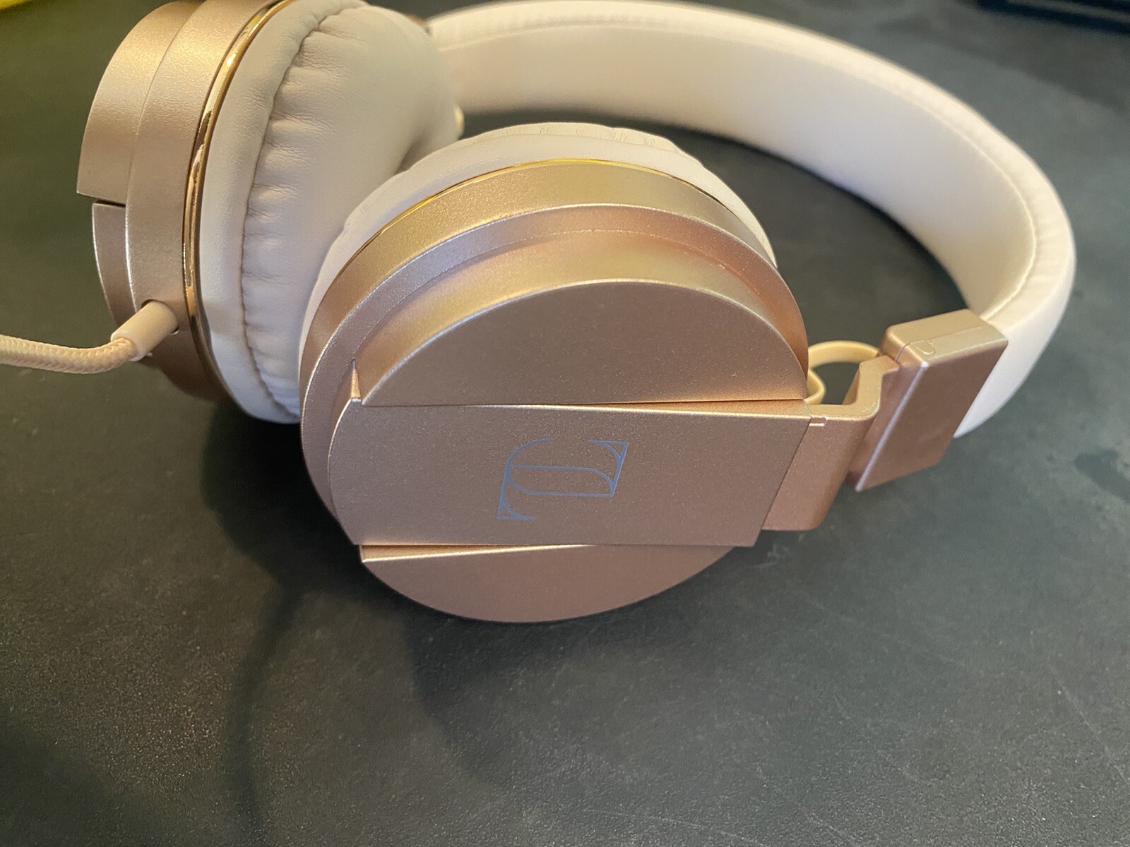 Jennifer Lopez Promise Over The Head Headphones Unisex Gold