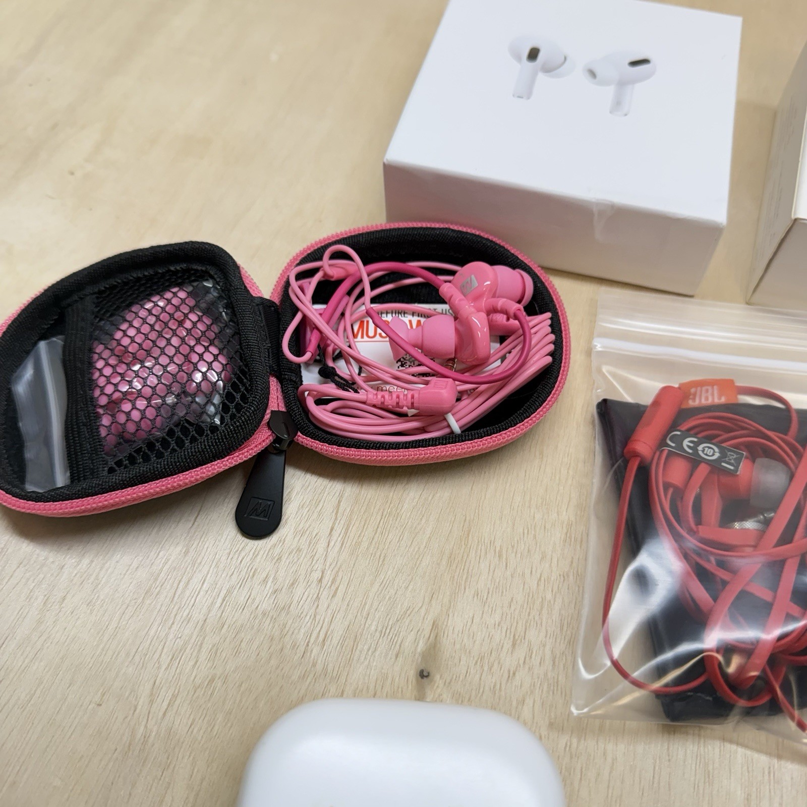 Wired Wireless Earbuds Mixed Lot of 11 JBL Apple Peloton Unbranded