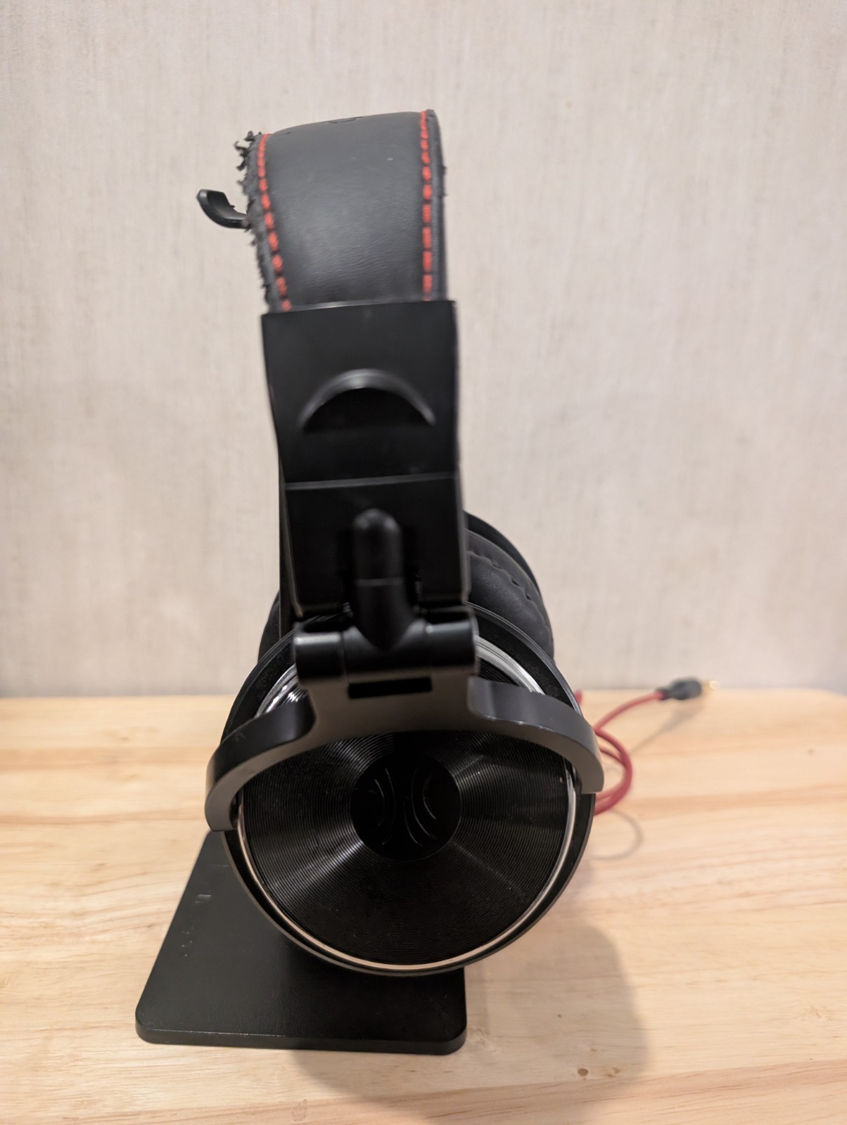 OneOdio Studio Pro 10 Wired Over Ear DJ Headphones Black w/ Coiled Cable