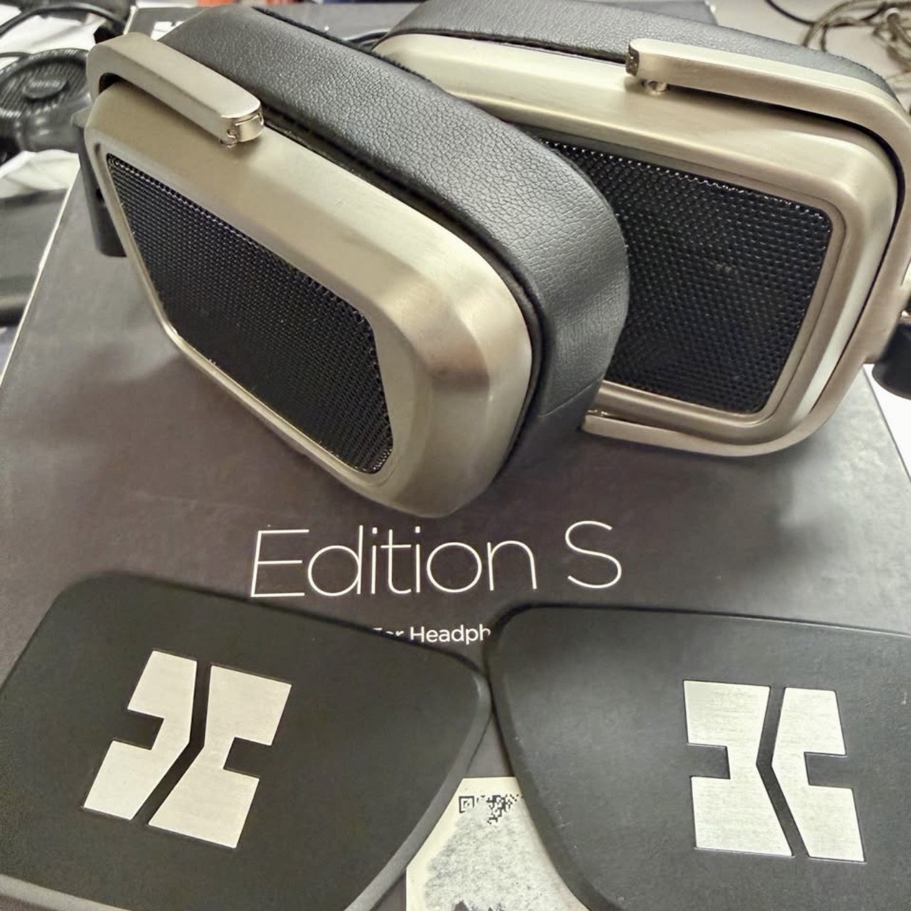 HIFIMAN Edition S Over-Ear Headphones Black/Silver 3.5mm Replaceable Pads