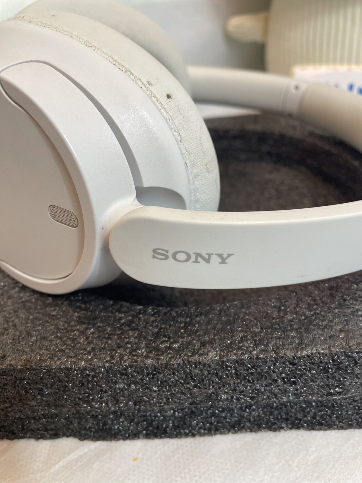 Sony Noise Canceling Wireless Headphones (Model # YY2966 WH-CH720N) TESTED Works