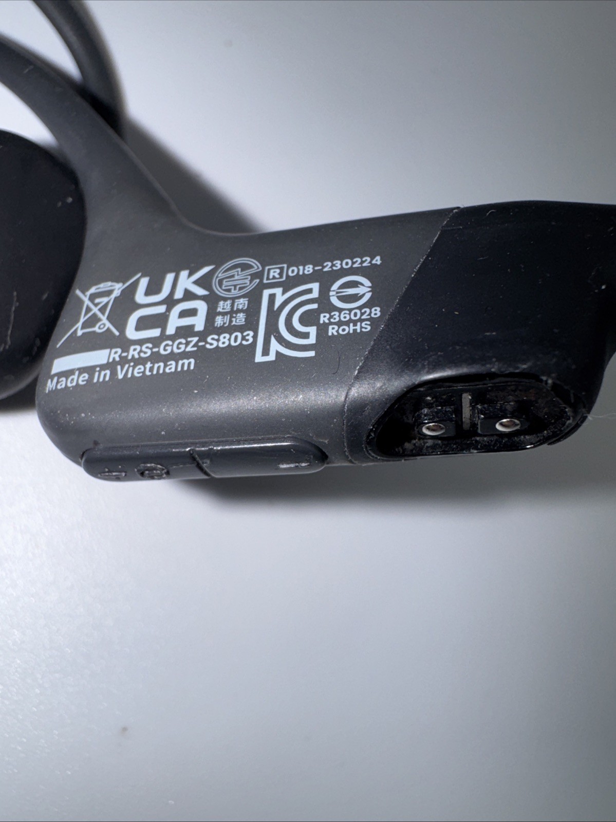 Shokz OpenRun S803 Bone Conduction Open-Ear Headphones Black Rattling Sound Read