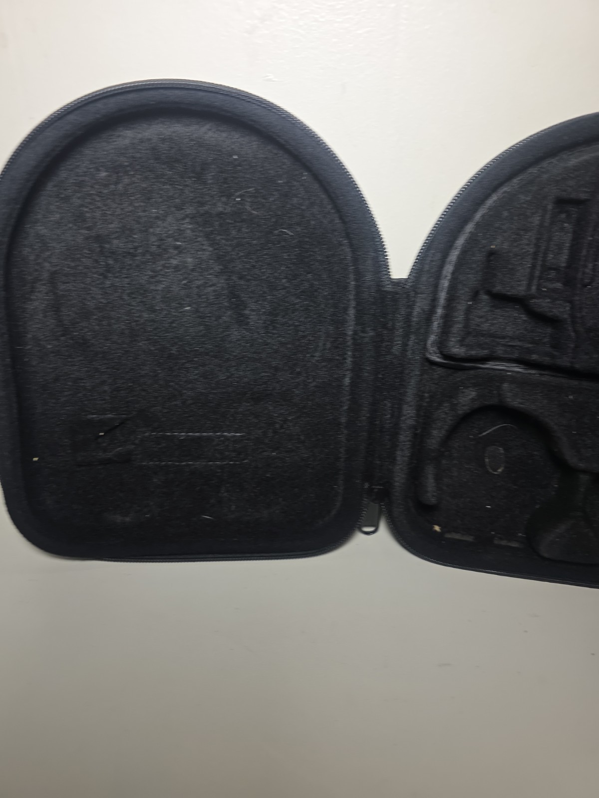 Bose QuietComfort QC2 Acoustic Noise Cancelling Headphone Carrying Hard Case