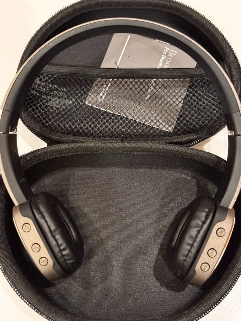 Brookstone Pro Bluetooth Headphones Volkswagen Edition Black (w Brookstone Case)