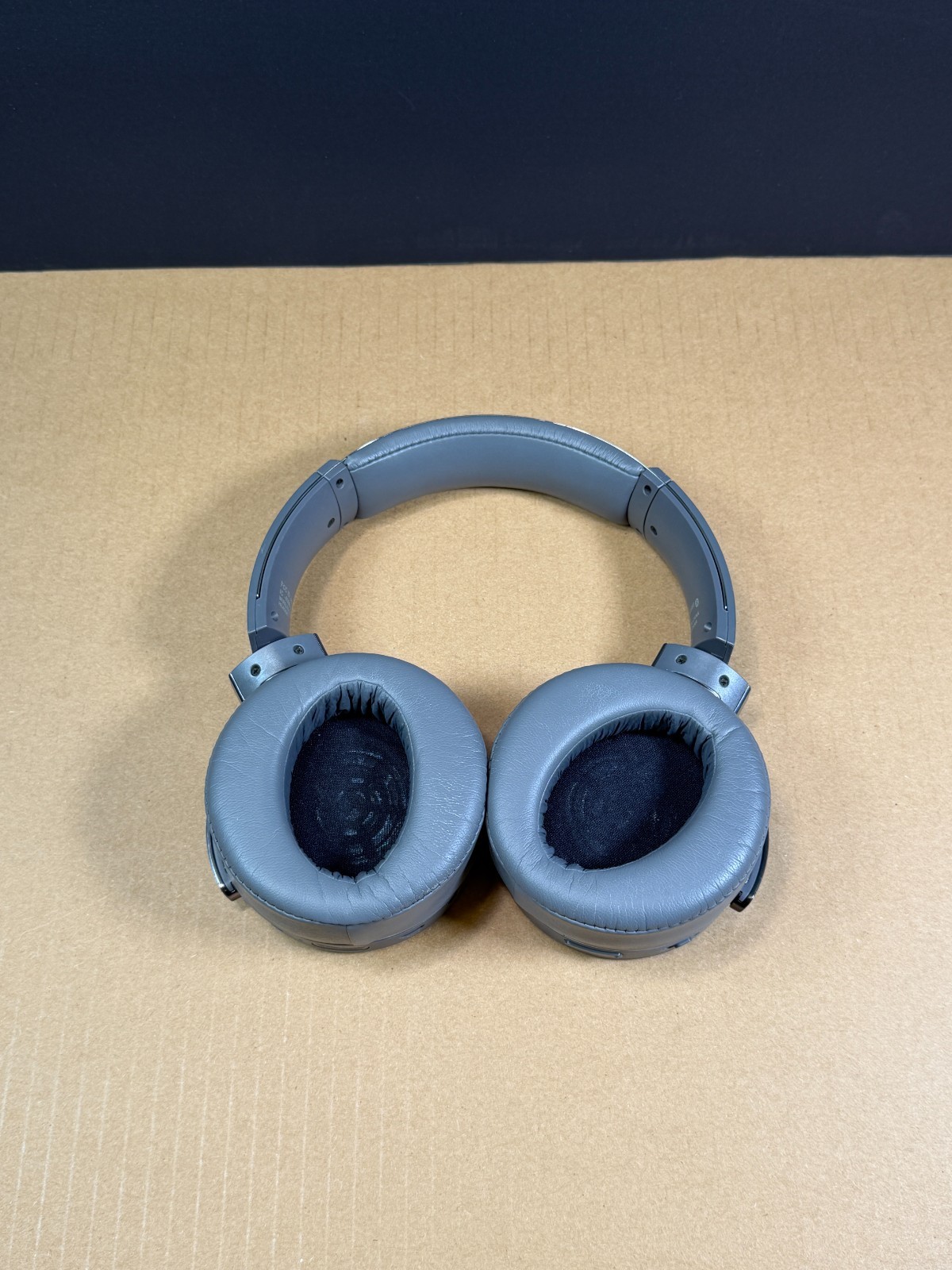 Sony MDR-XB950BT Extra Bass Bluetooth Over Ear Headphones Gray Tested & Working
