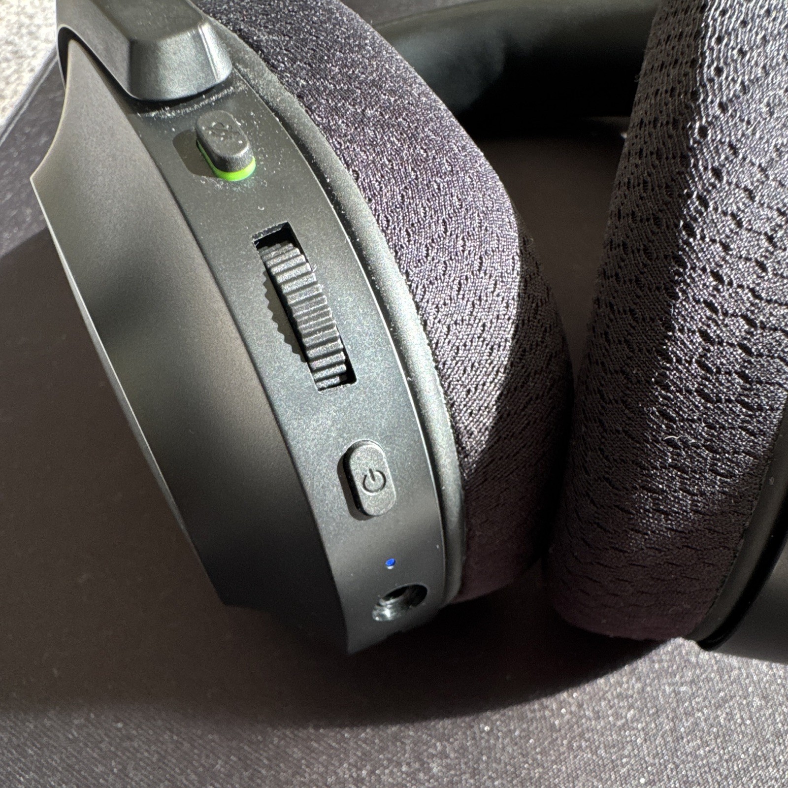 Razer Barracuda Headphones (RZ04-0379) Wireless Bluetooth Headphones