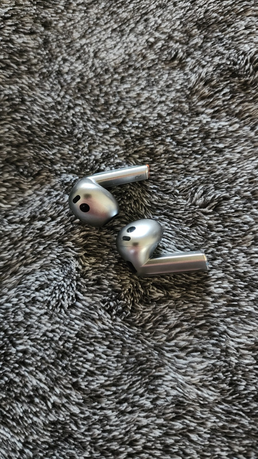 Samsung Galaxy Buds3 – Phantom Black with Samsung Protective Case