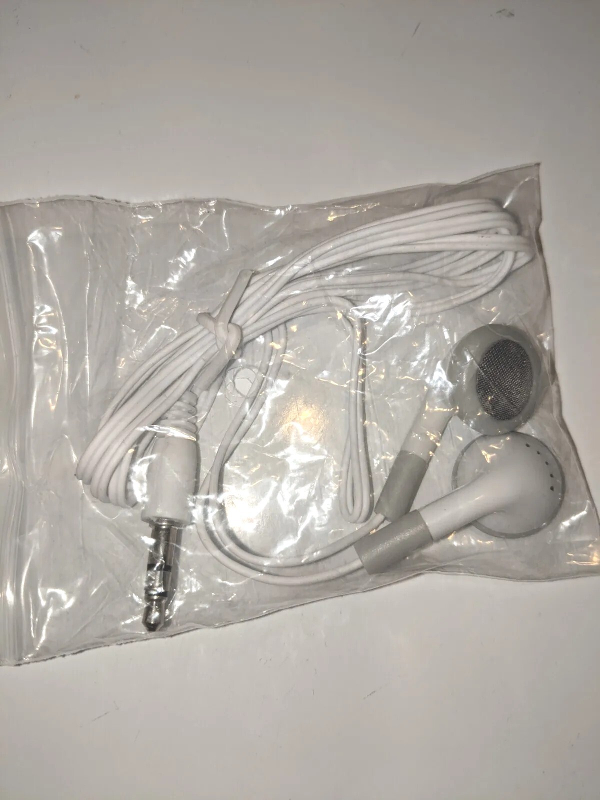 (4) Classic In Ear Buds Wired Headphones 3.5mm Jack Apple Samsung Android Nokia