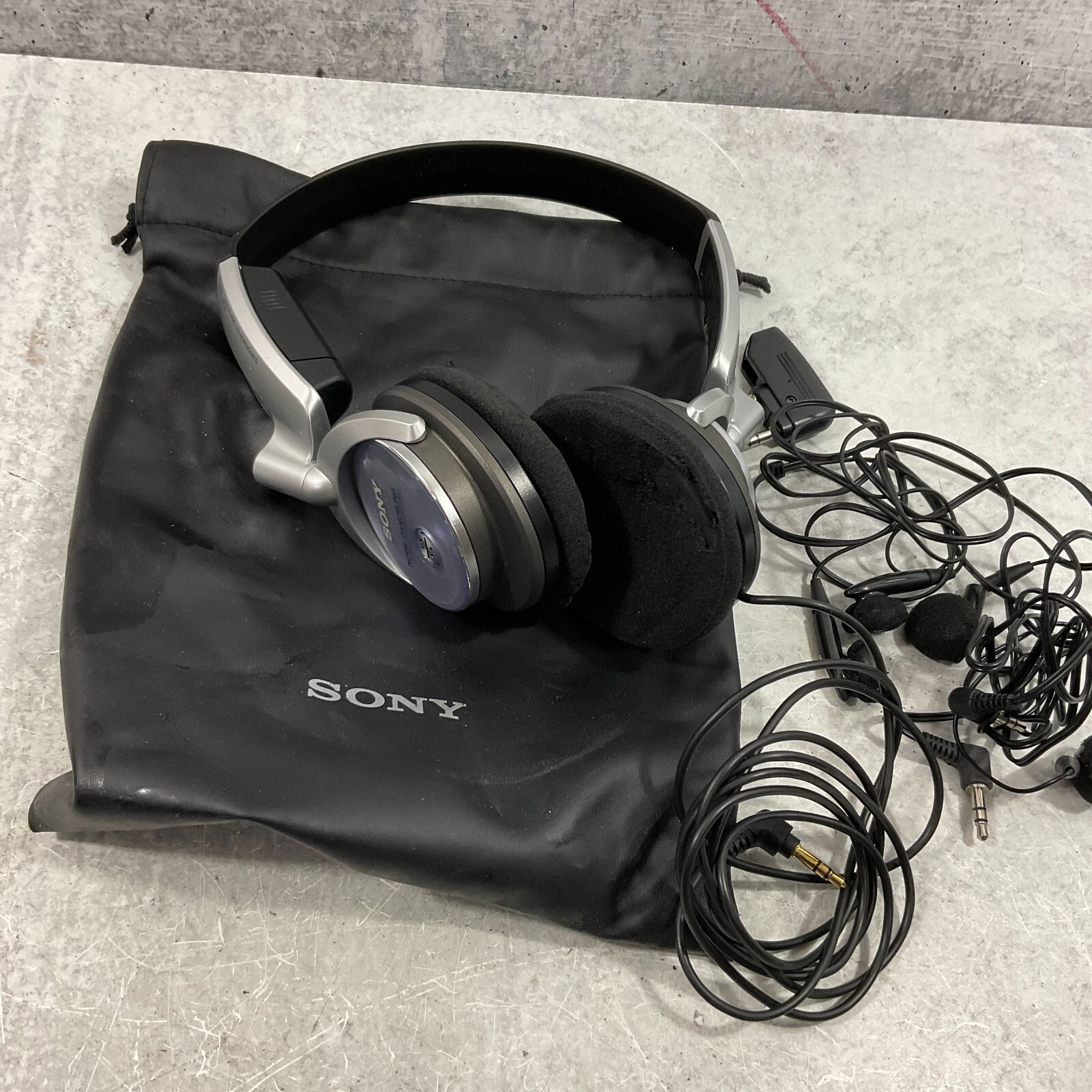 Sony MDR-NC6 Noise Canceling Portable Audio Headphones w/ Carrying Bag