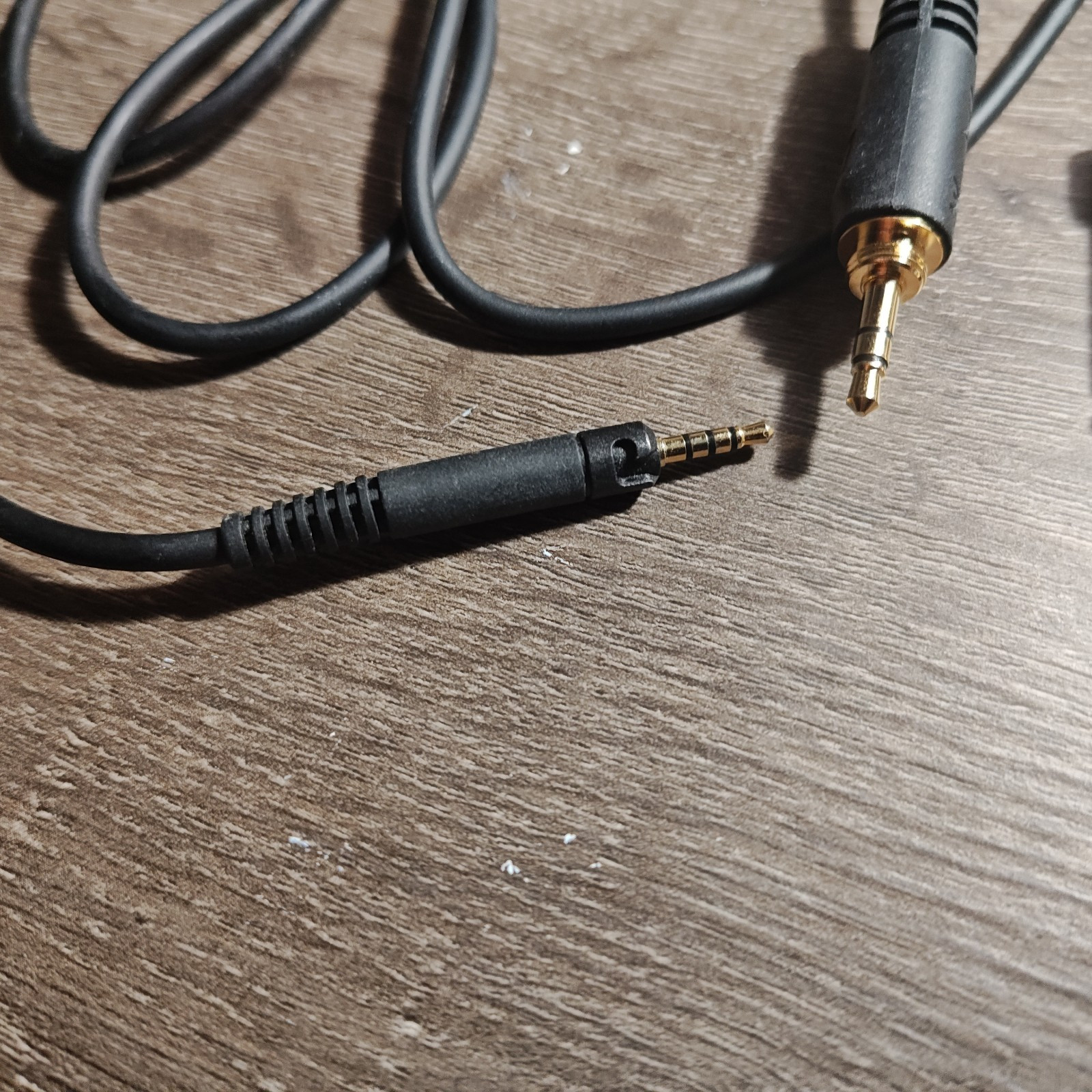 Sennheiser HD 560 S Over-The-Ear Audiophile Headphones w/ Hart Balanced Cable