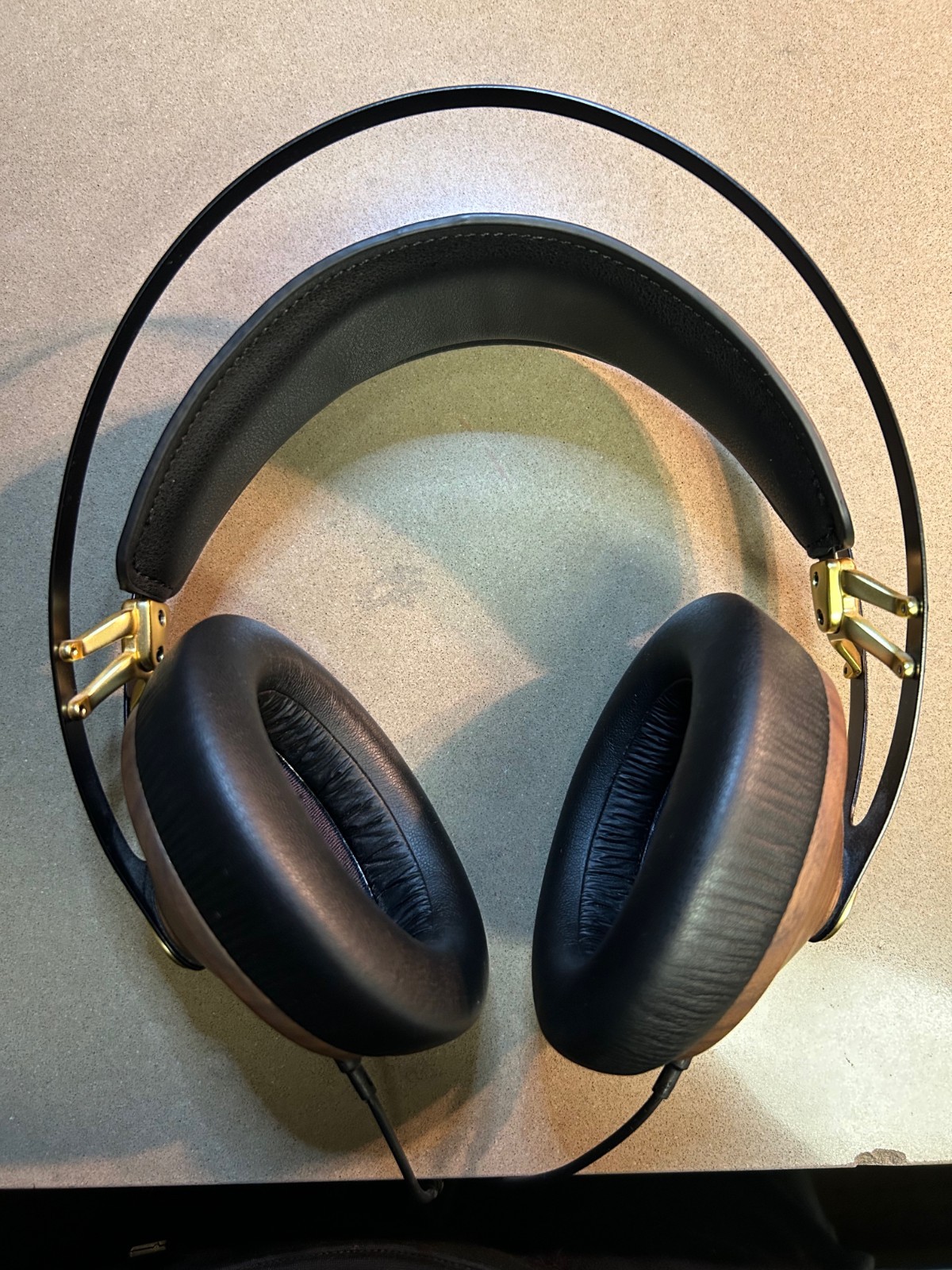 Meze Audio 99 Classics Over-Ear Headphones – Walnut/Gold – 1st Gen