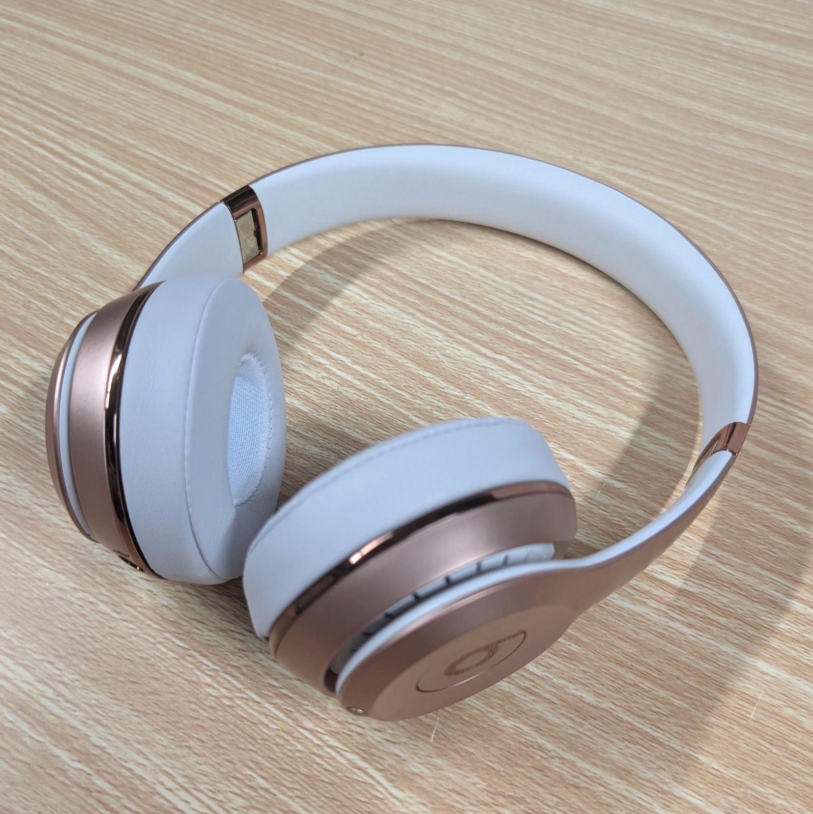 Beats by Dr. Dre Beats Solo3 Wireless On-Ear Headphones – Rose Gold