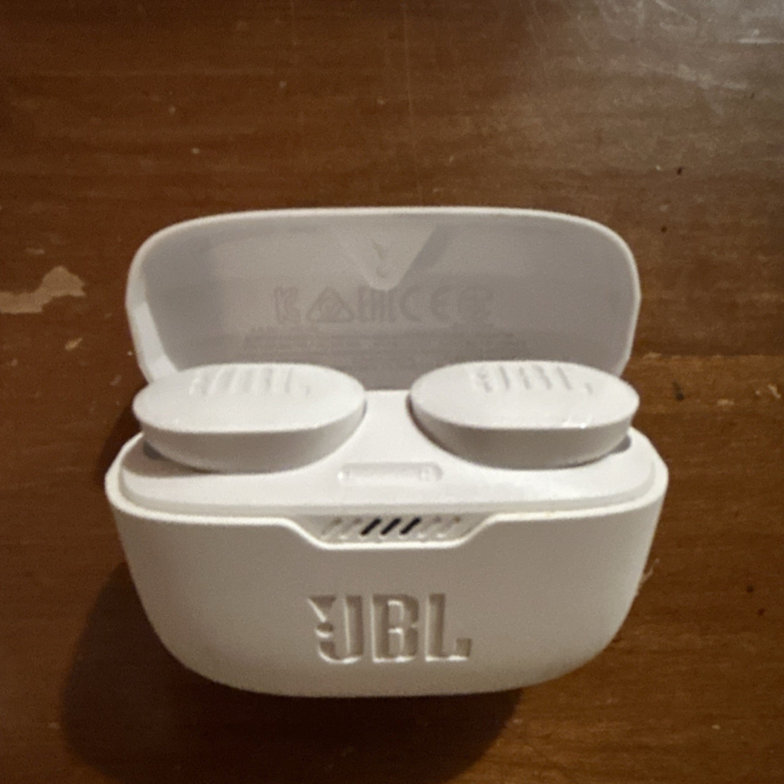 JBL True Wireless Bluetooth In-Ear Earbuds USB-C Charging Case White