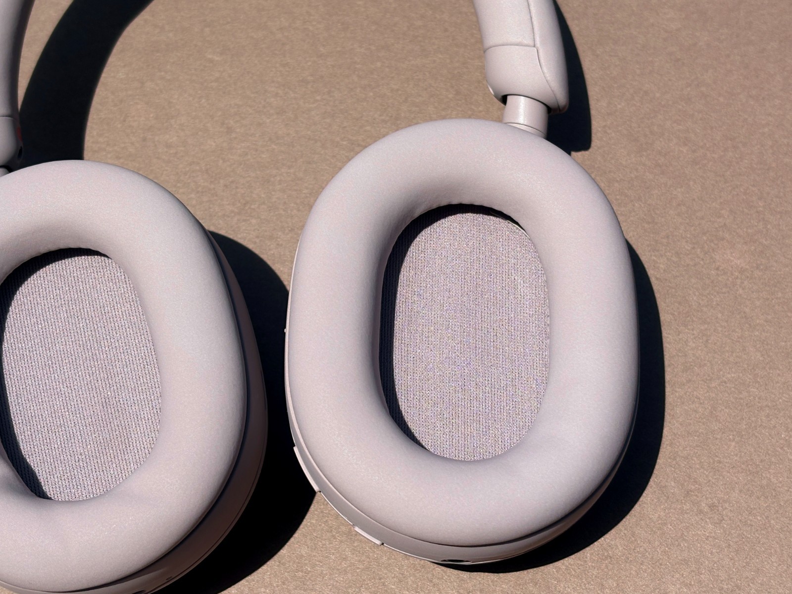 SONY WH-1000XM5 Wireless Noise Canceling Over Ear Headphones – Smoky Pink