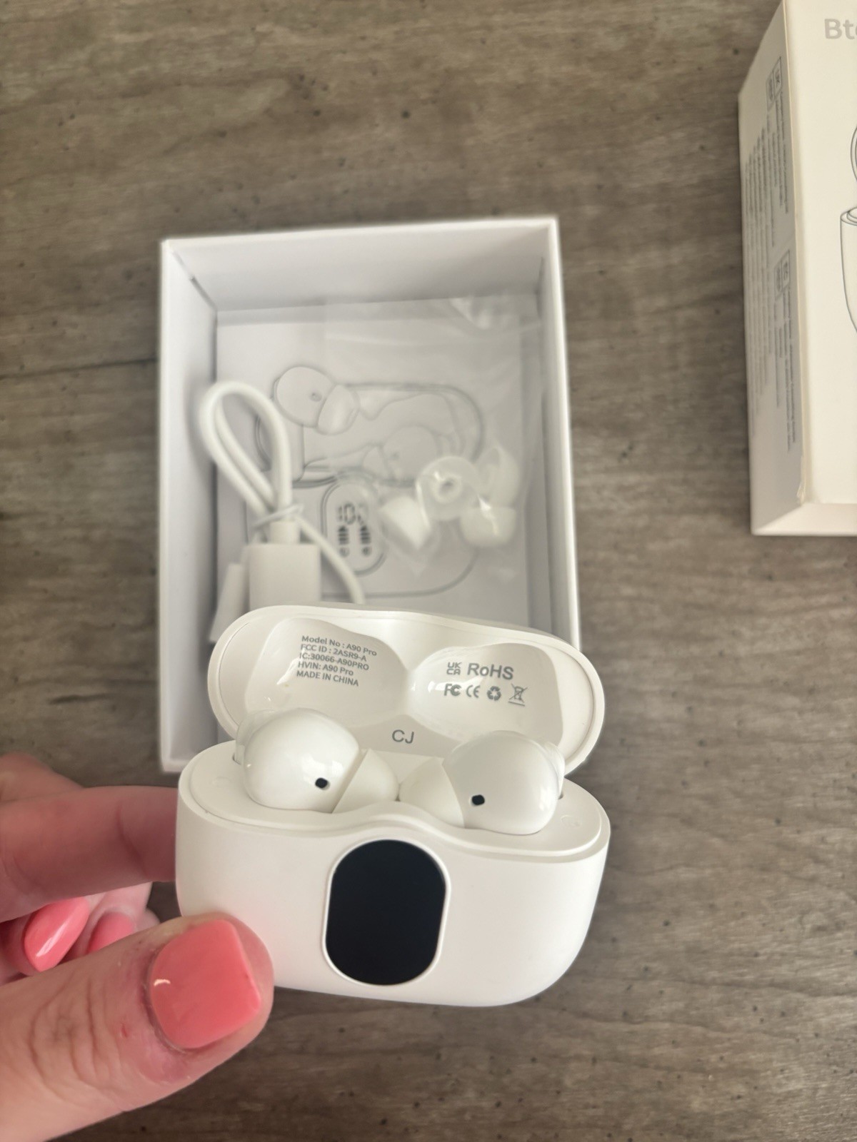Btootos A90 Pro True Wireless Bluetooth In-Ear Earbuds White w/ Charging Case