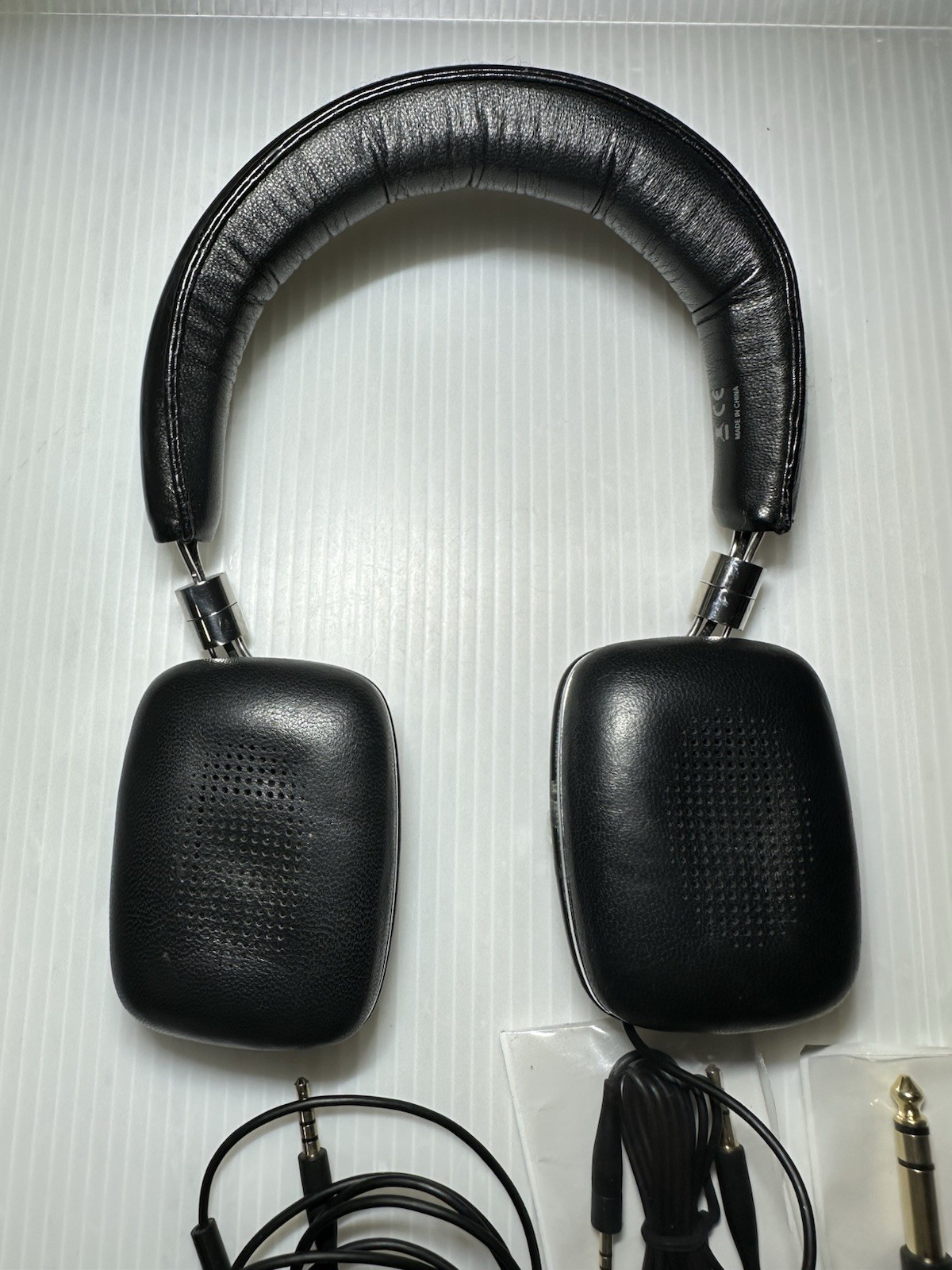 Bowers & Wilkins P5 Mobile Hi-Fi On-Ear Headphones – w/ Case & Cables