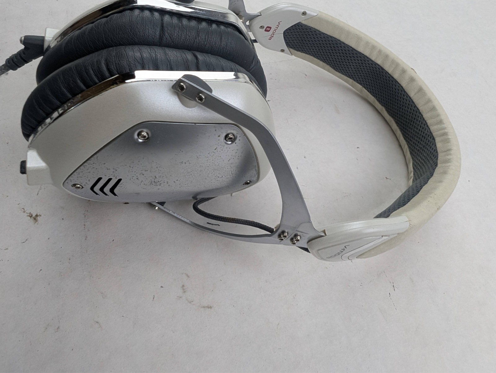 V-Moda Crossfade M-100 Over-Ear Headphones – White Silver – READ!
