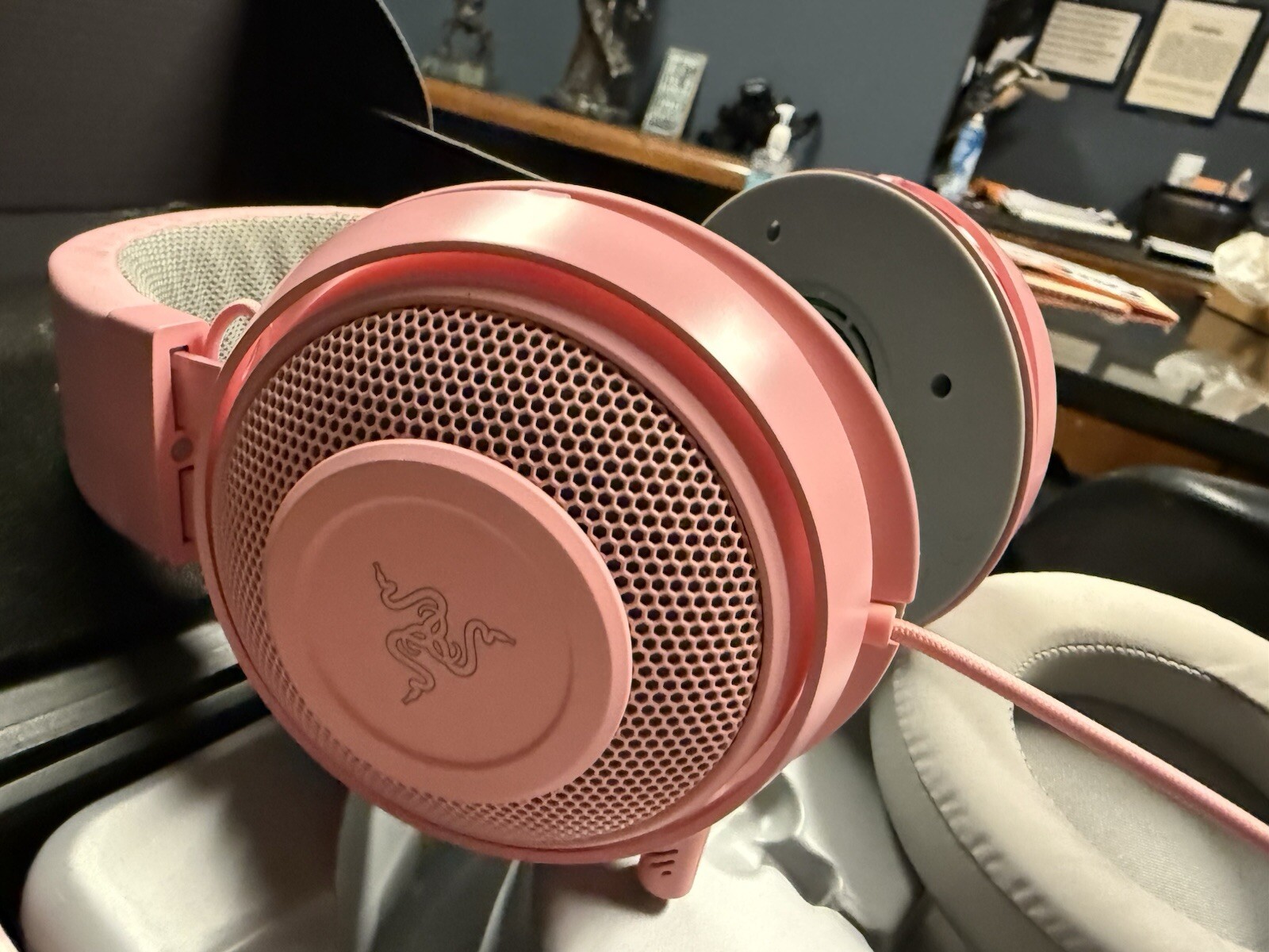 Razer Kraken Gaming Headset PINK- IN BOX USED