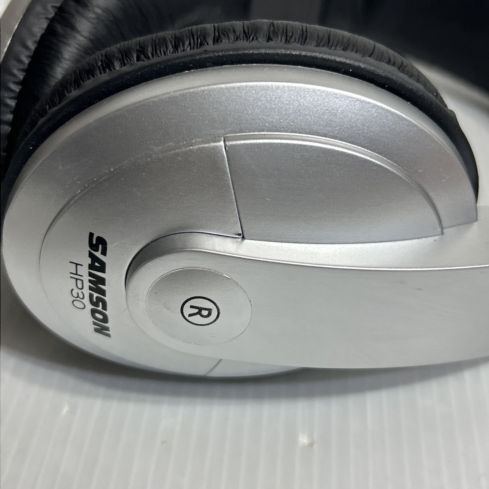 Samson HP30 Over-Ear Wired Headphones Studio Monitor Stereo Headset 3.5mm