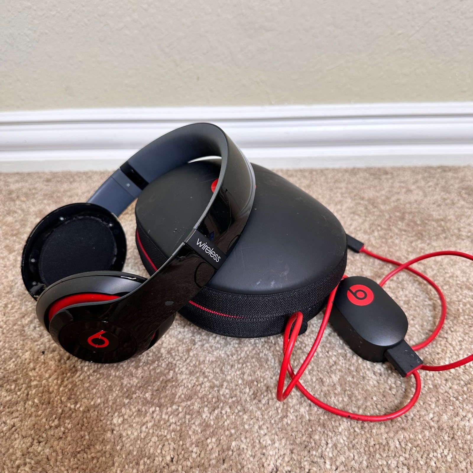 Beats by Dre Studio Wireless Headphones Black Red with Case and Adapter READ