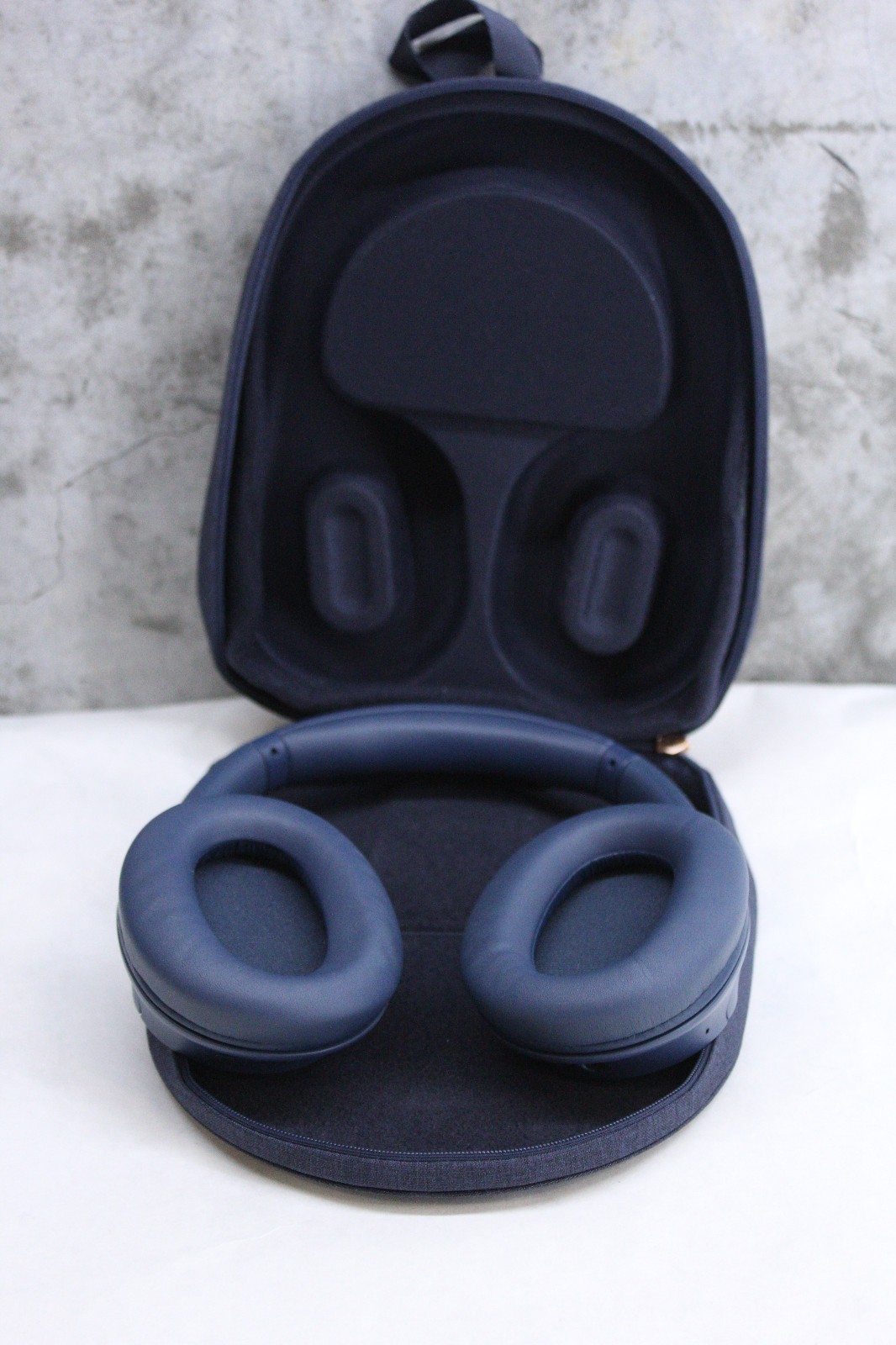 Sony YY2966 WH-CH72 Wireless Bluetooth Headphones -Tested, with case (no cables)